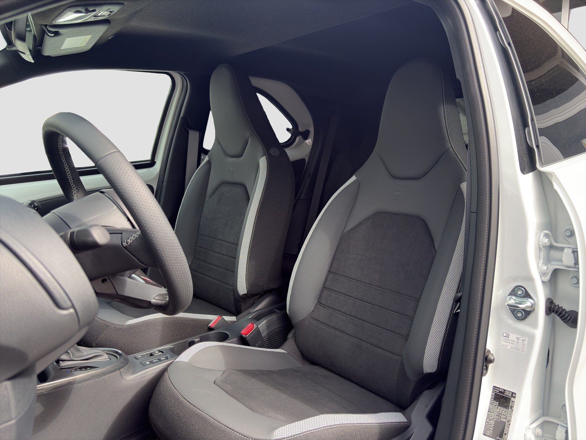 TOYOTA Aygo X 1.5 GR Sport e-CVT-image-7