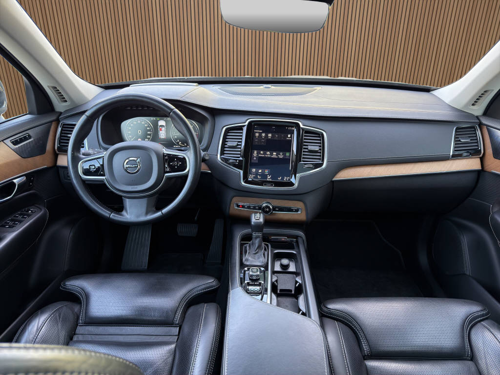 VOLVO XC90 2.0 D5 Inscription 7P. AWD-image-16
