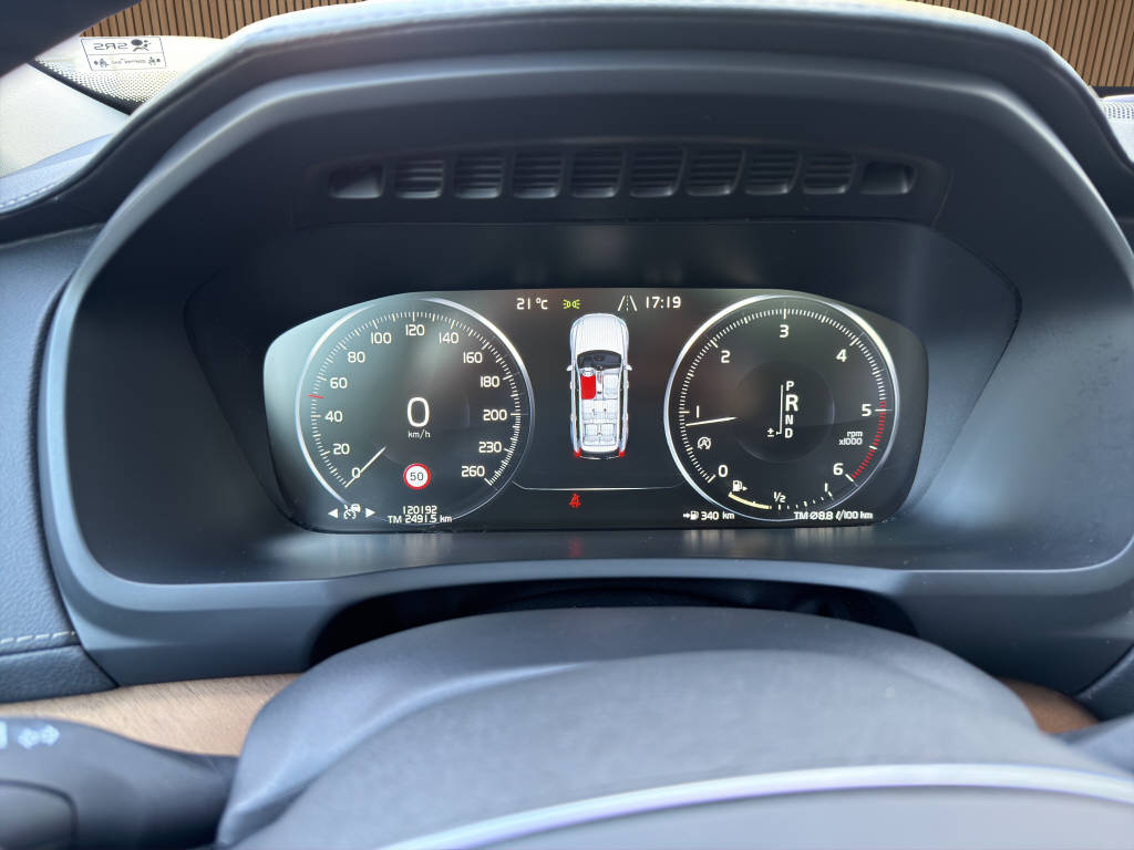 VOLVO XC90 2.0 D5 Inscription 7P. AWD-image-15