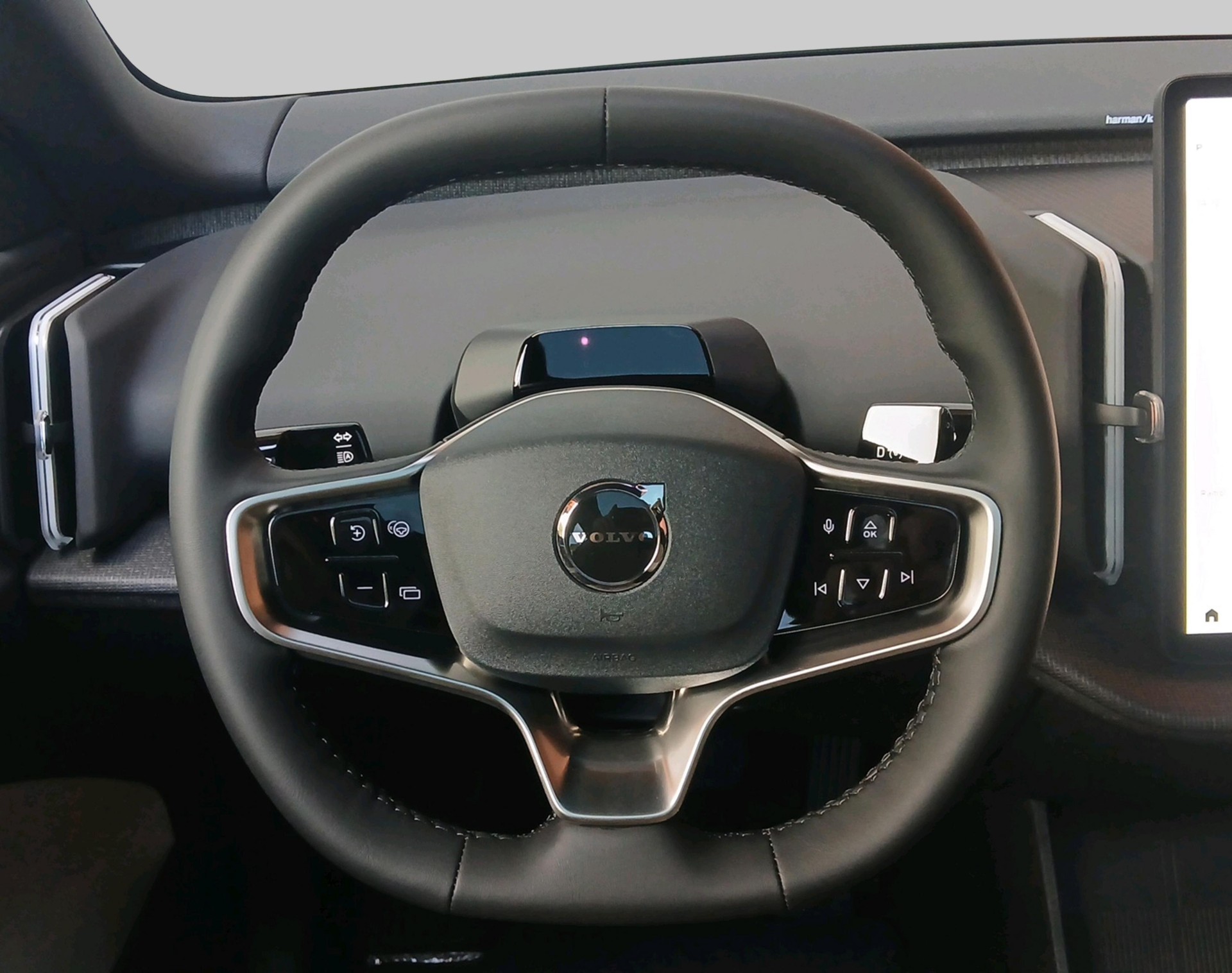 VOLVO EX 30 P8 Ultra AWD-image-10
