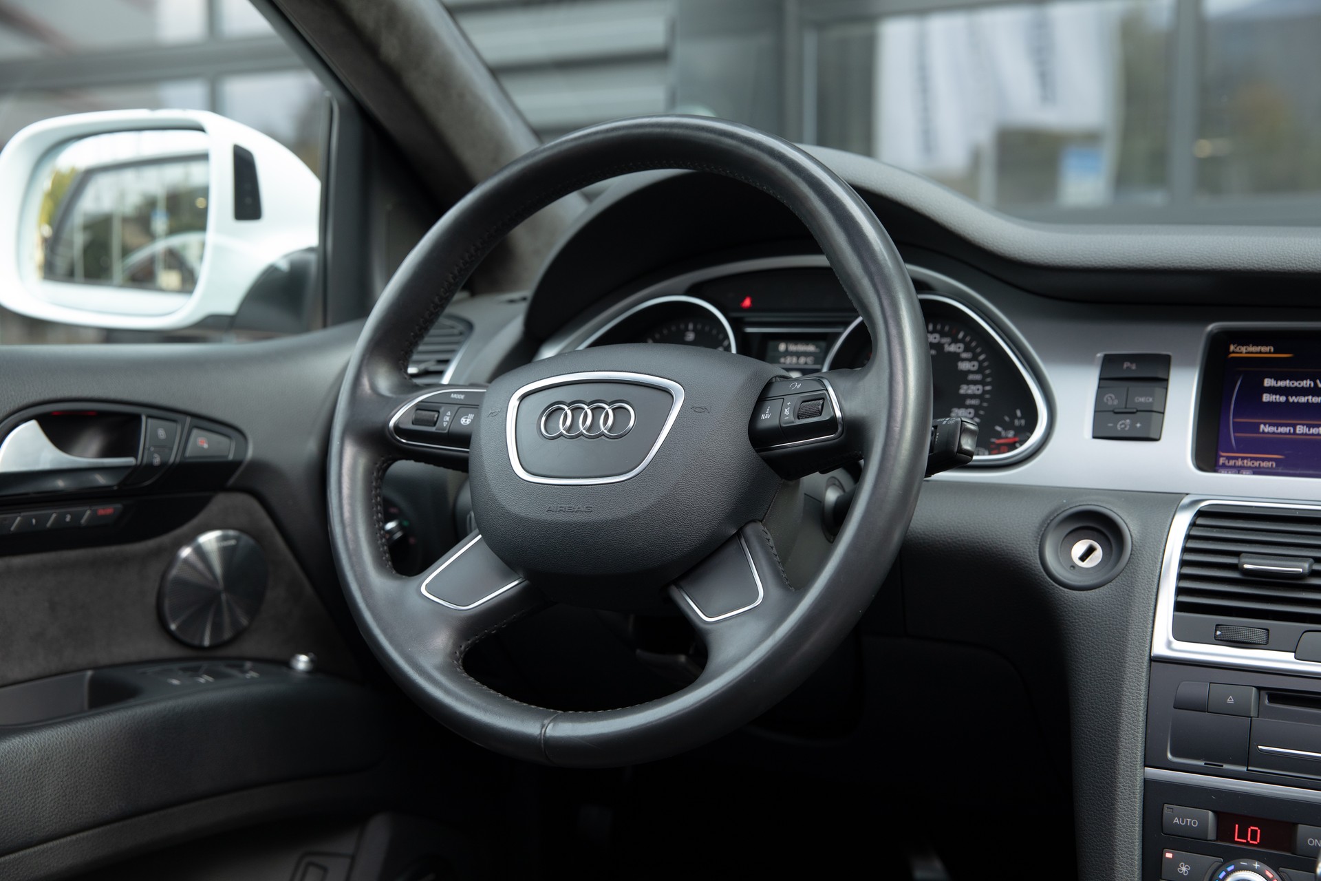 AUDI Q7 4.2 TDI quattro tiptronic-image-9