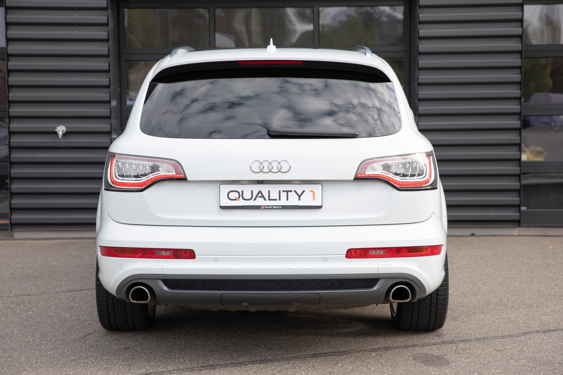 AUDI Q7 4.2 TDI quattro tiptronic-image-4