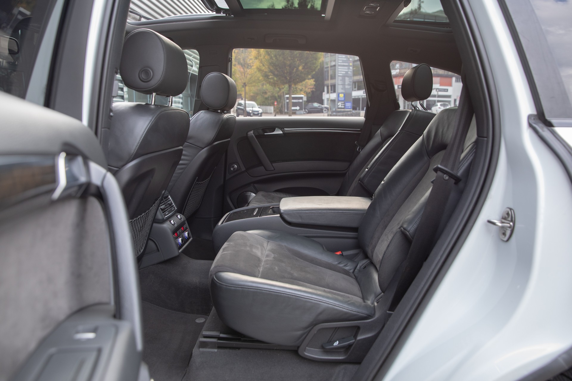 AUDI Q7 4.2 TDI quattro tiptronic-image-11
