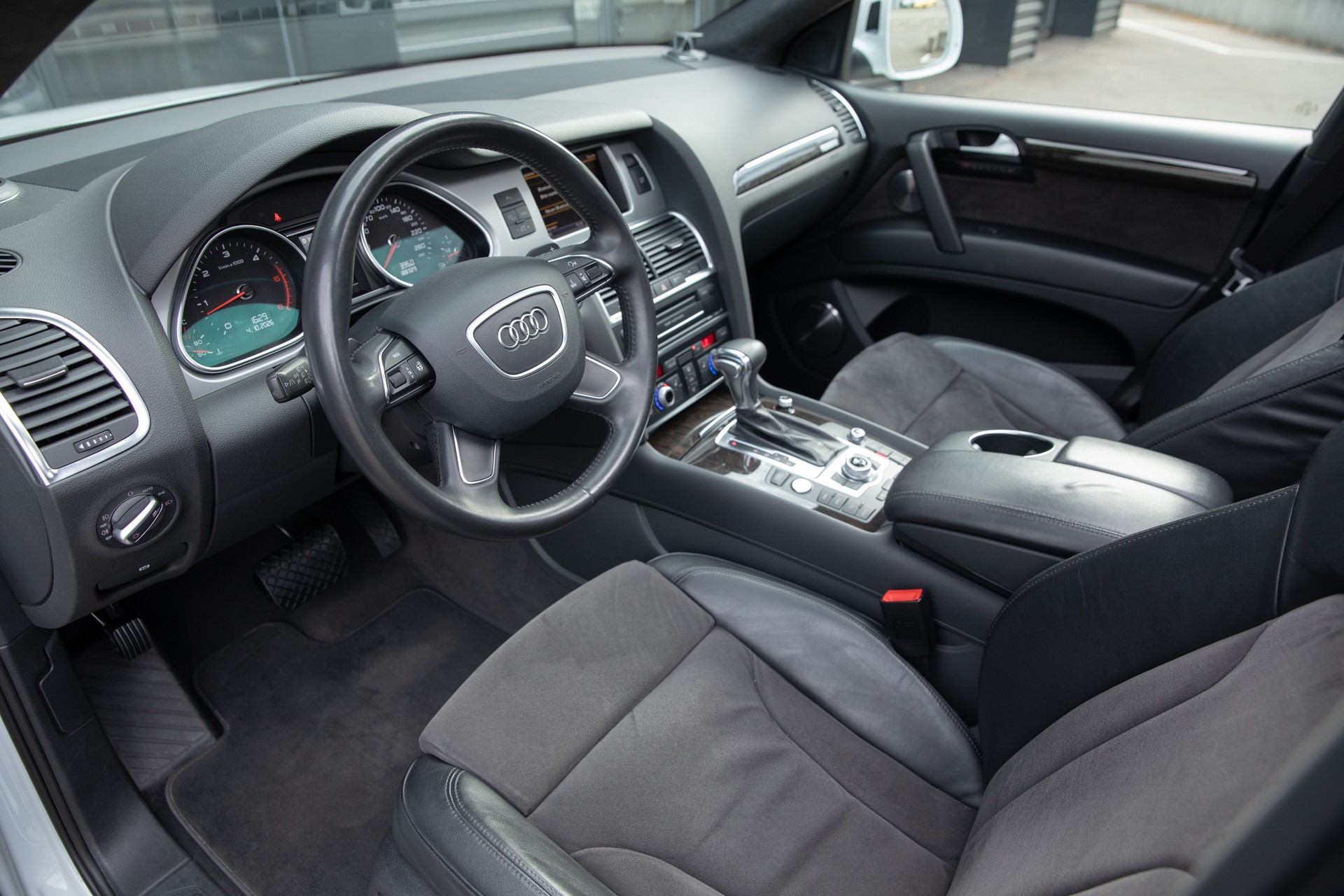 AUDI Q7 4.2 TDI quattro tiptronic-image-7