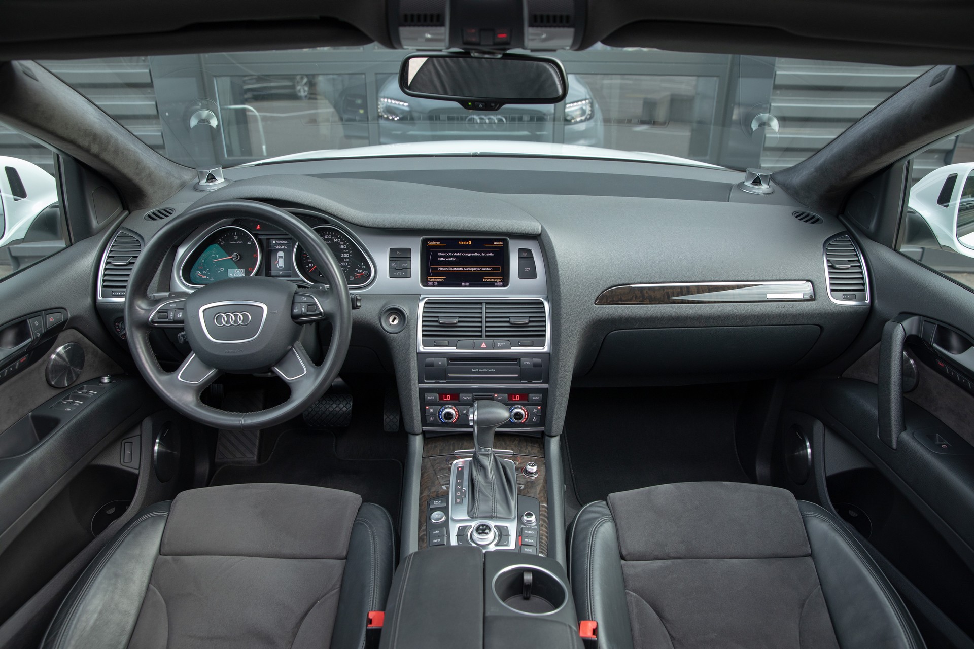 AUDI Q7 4.2 TDI quattro tiptronic-image-8