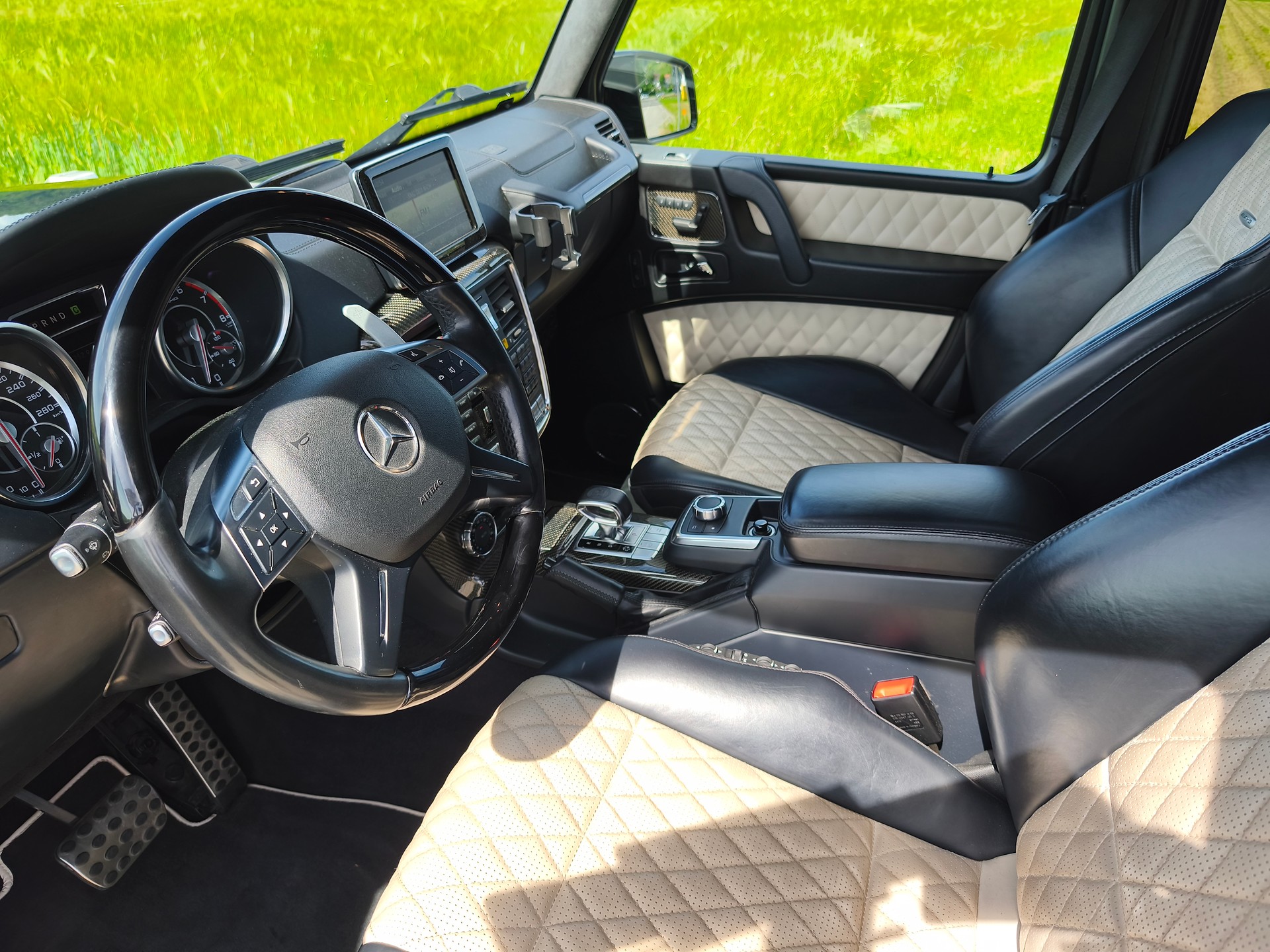 MERCEDES-BENZ G 63 AMG Automatic-image-8