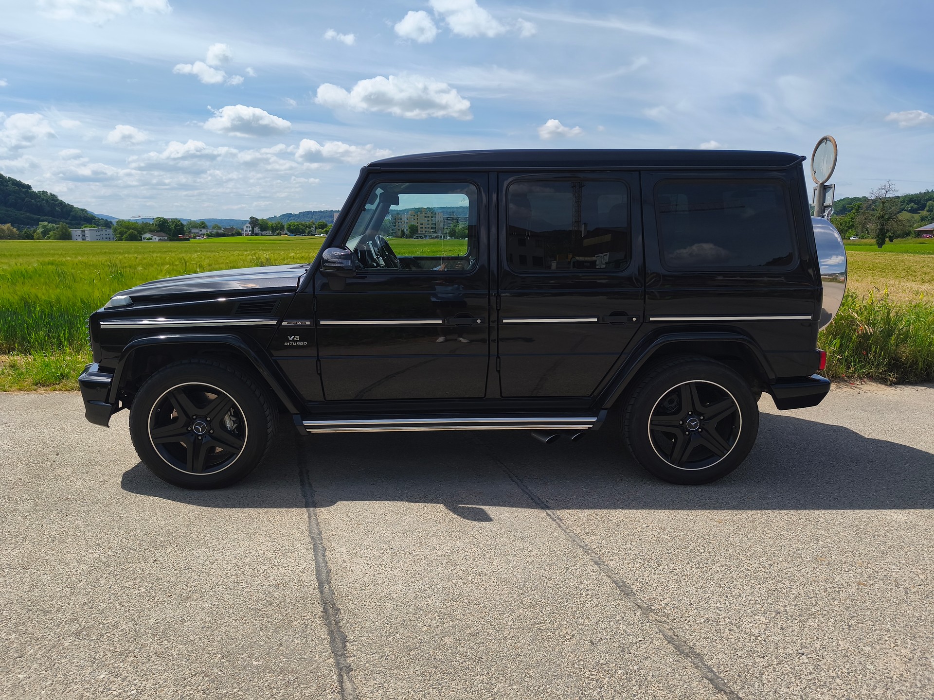 MERCEDES-BENZ G 63 AMG Automatic-image-1