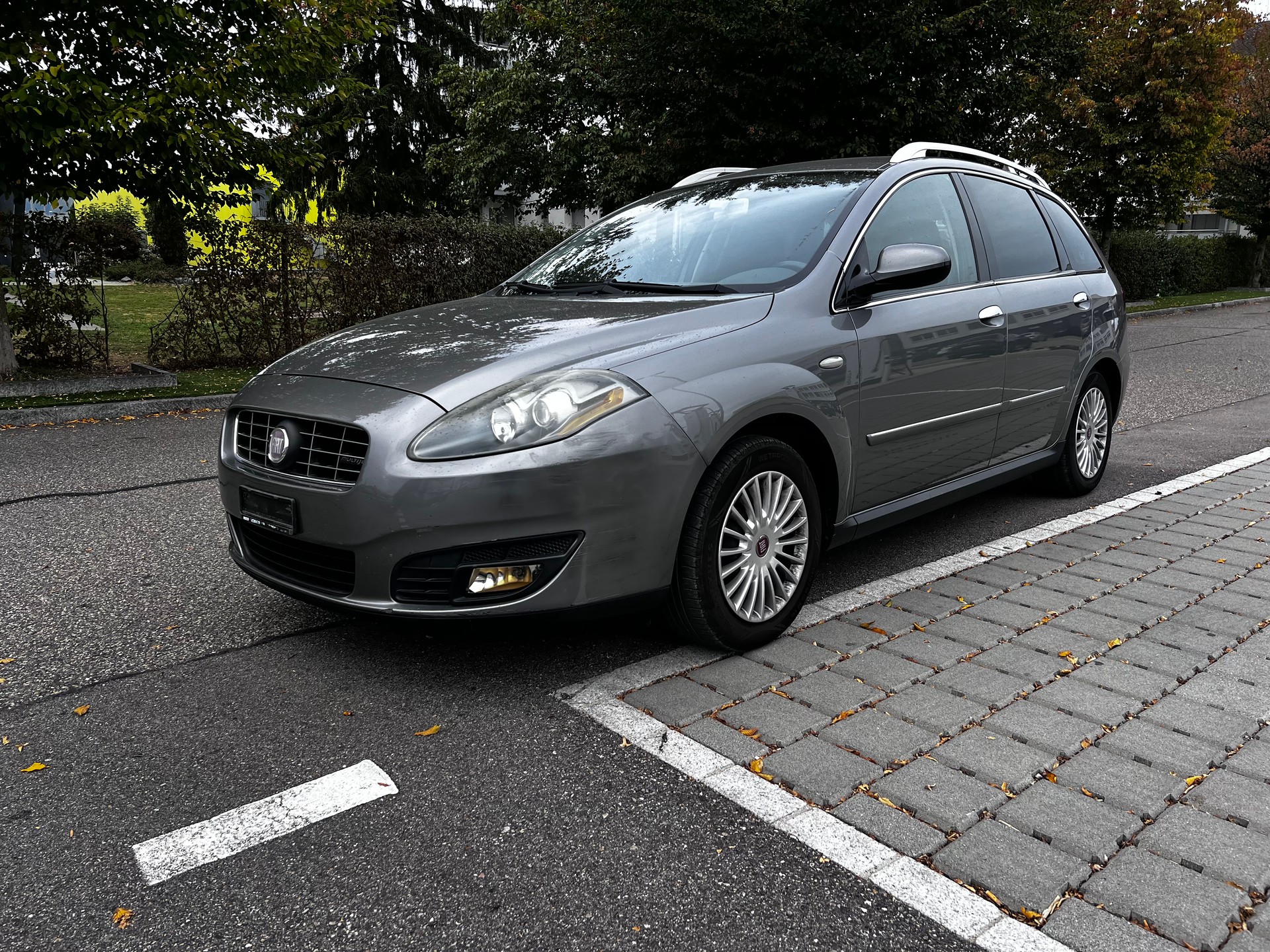 FIAT Croma 1.9 16V JTD Dynamic Automatic-image-1