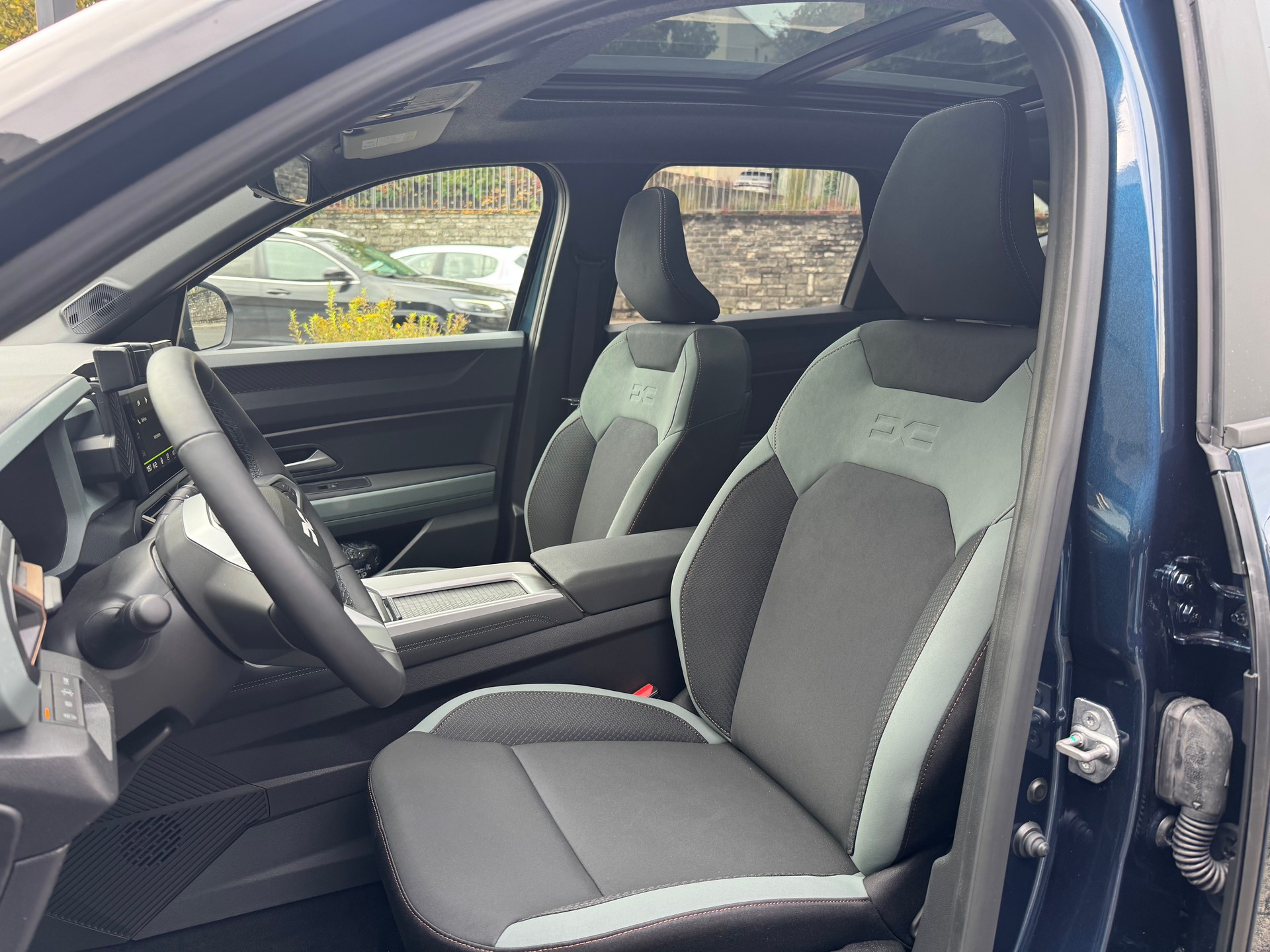 DACIA Bigster HEV 155 Extreme-image-13