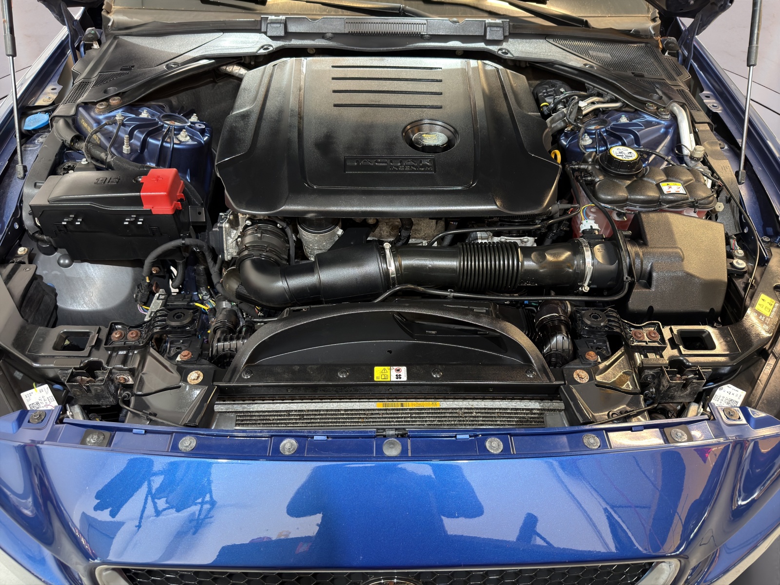 JAGUAR XE 20d Pure Automat-image-19