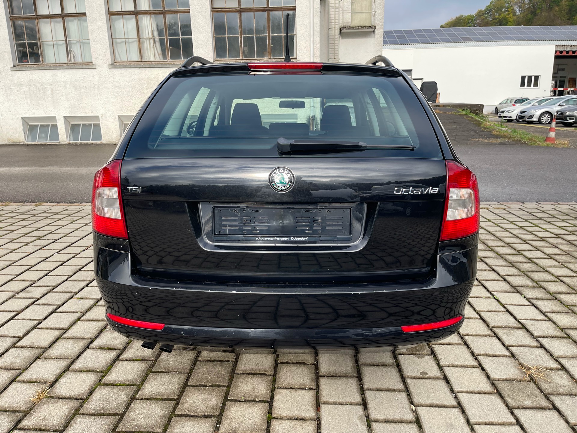 SKODA Octavia Combi 1.4 TSI Ambition-image-3