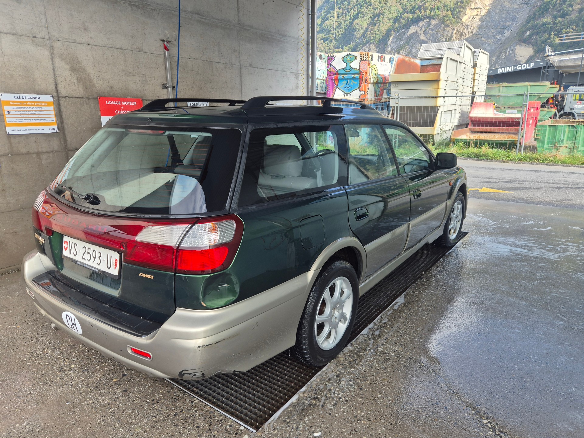 SUBARU Outback 2.5 Image-image-12