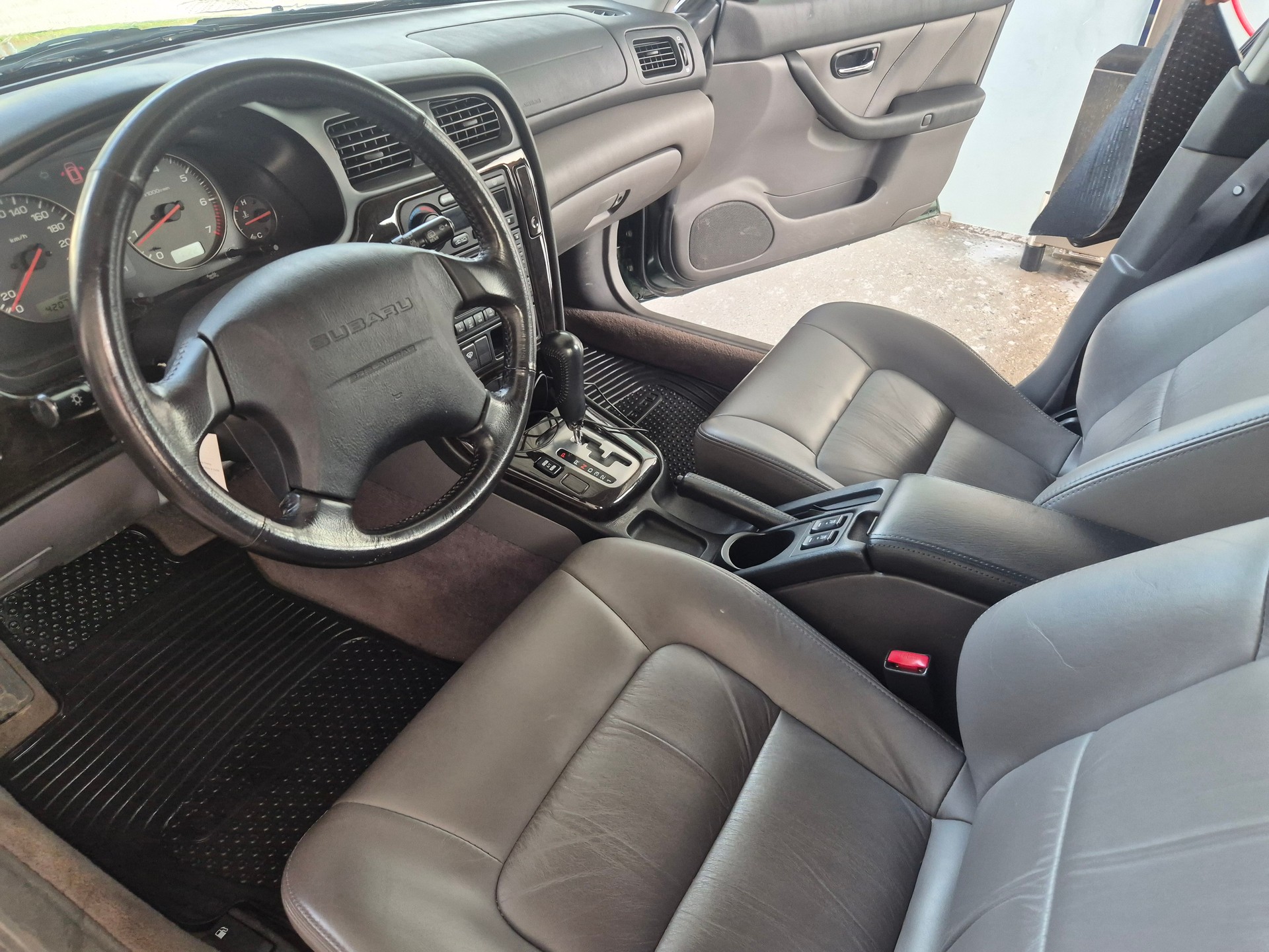 SUBARU Outback 2.5 Image-image-7