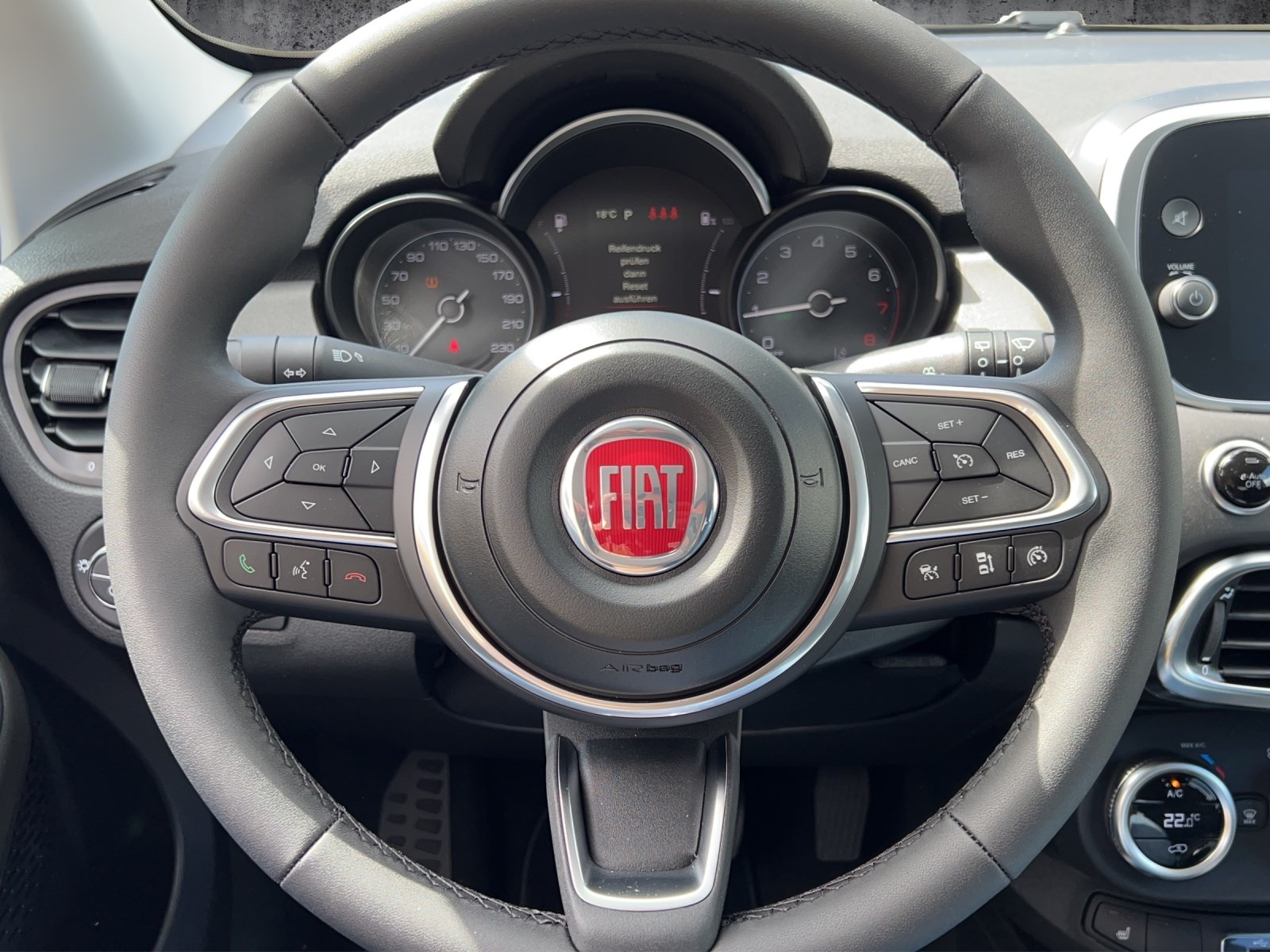 FIAT 500X 1.5 Hybrid Swiss Edition-image-8