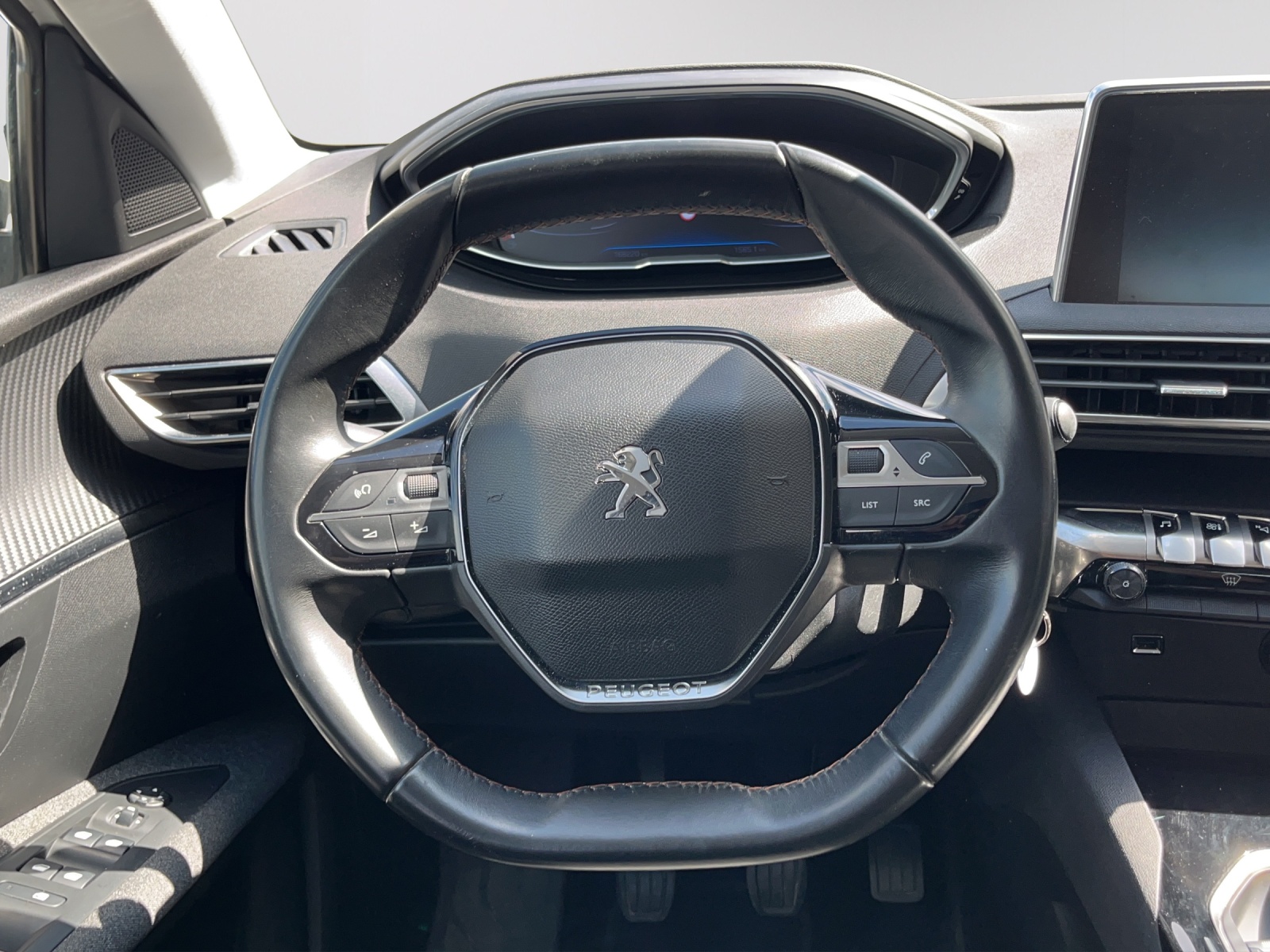 PEUGEOT 3008 1.2 PureTech Active-image-9