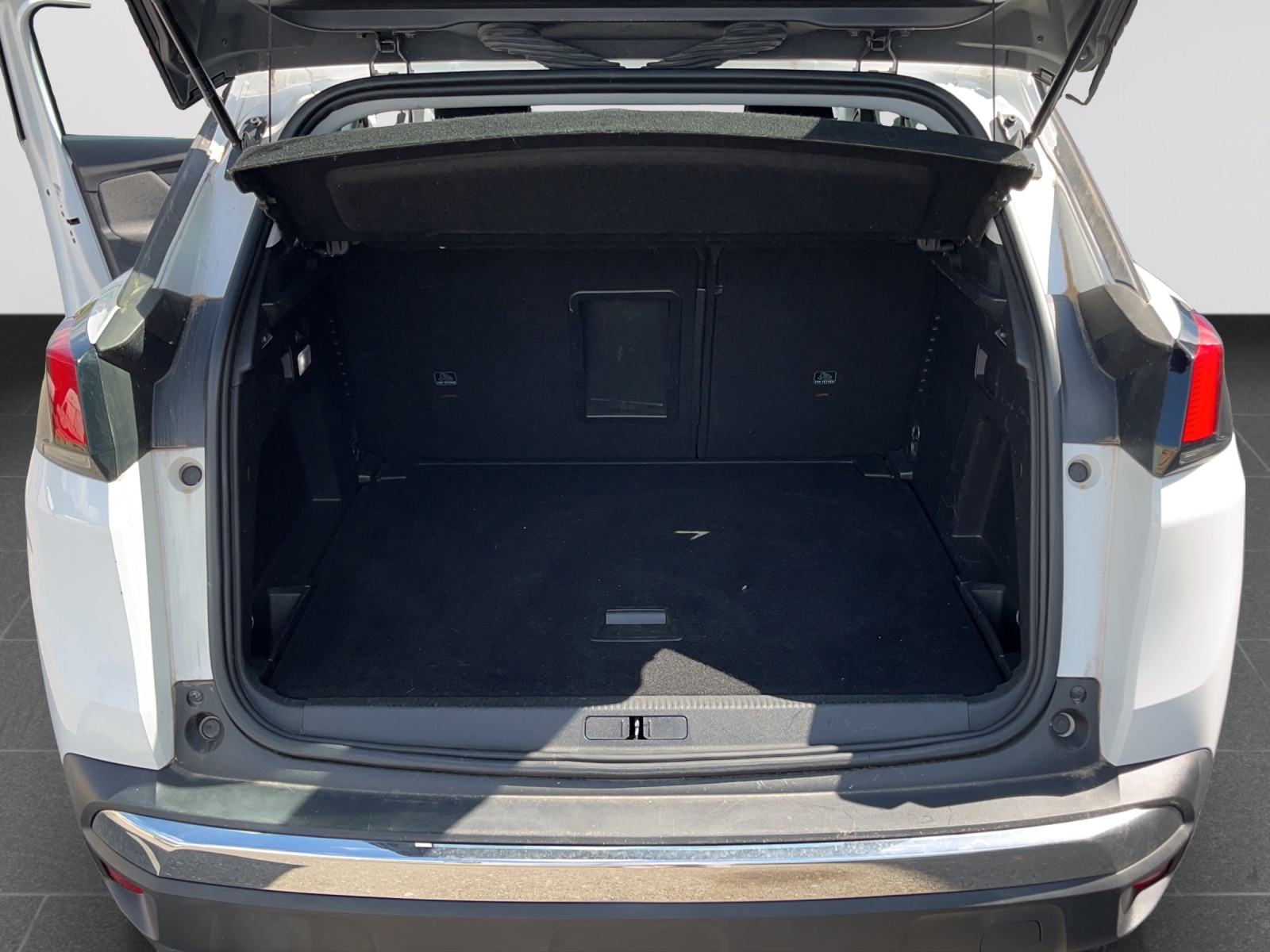 PEUGEOT 3008 1.2 PureTech Active-image-12