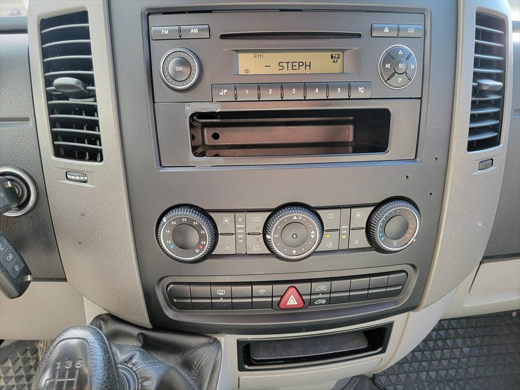 VW Crafter 35 2.5 TDI 109 PS-image-13