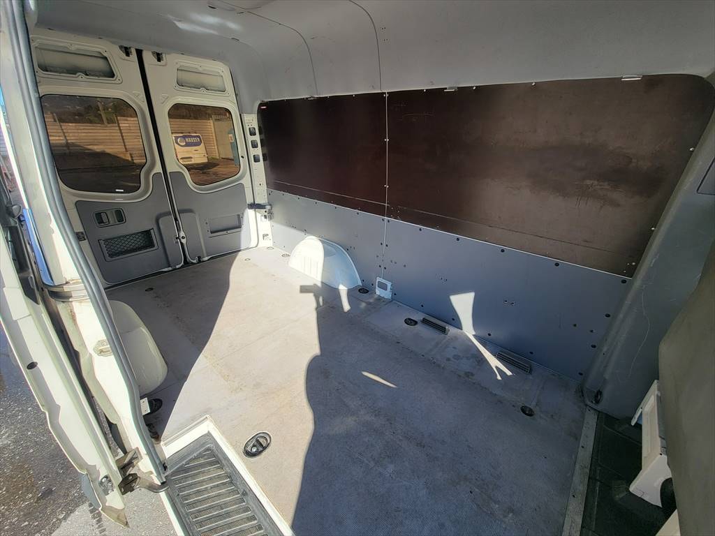 VW Crafter 35 2.5 TDI 109 PS-image-11