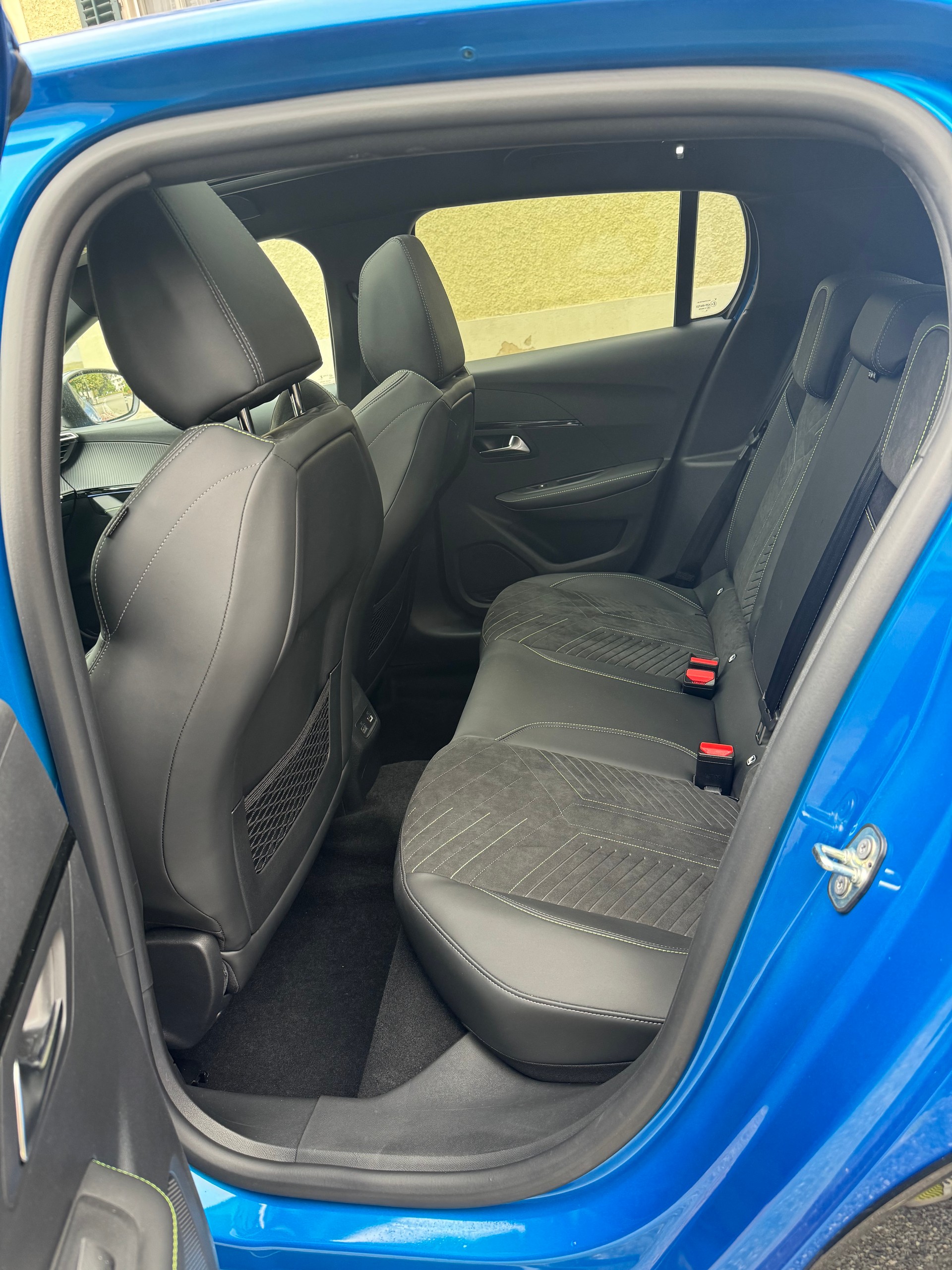 PEUGEOT 208 Elektrik 115kW GT-image-7