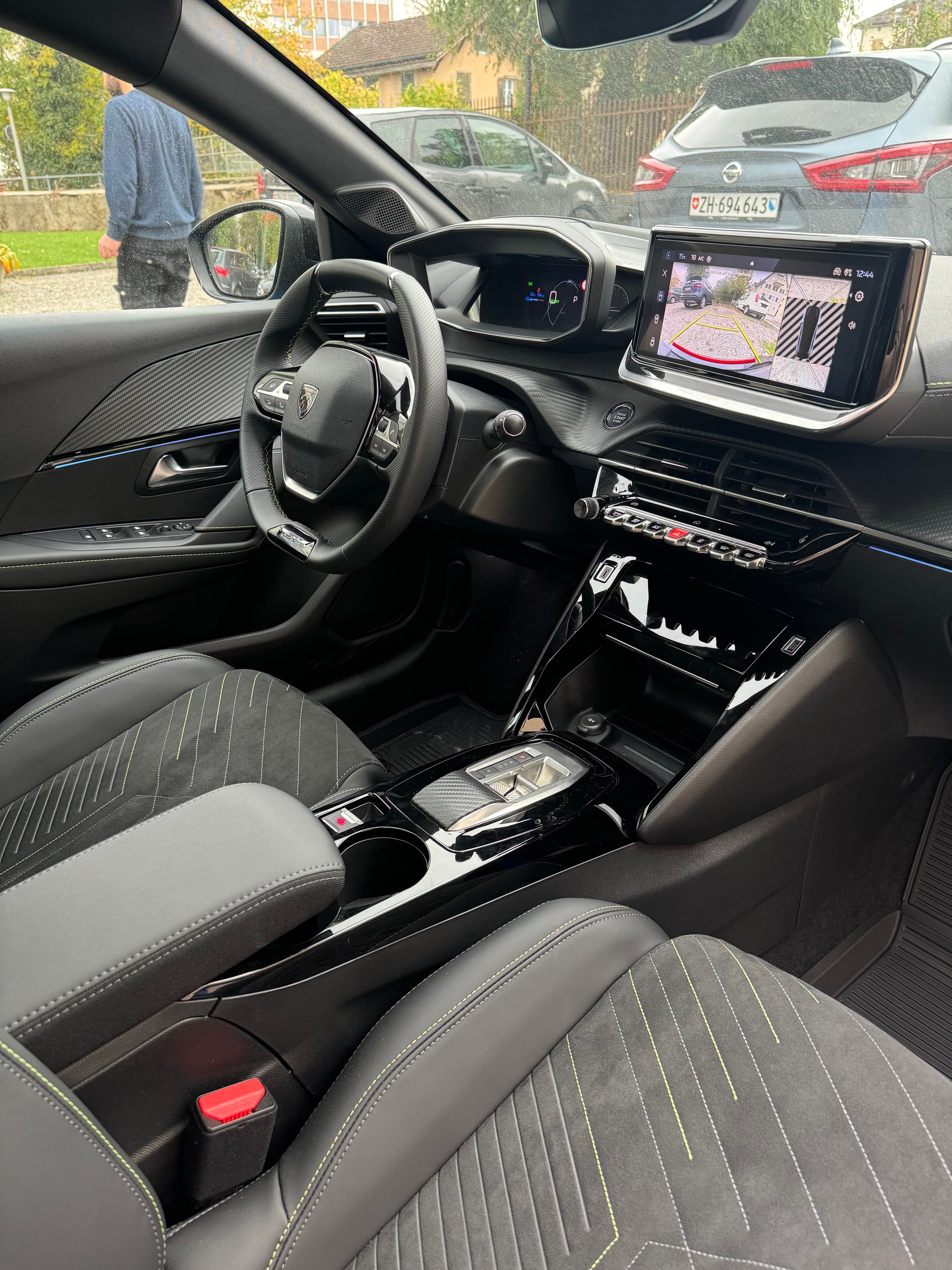 PEUGEOT 208 Elektrik 115kW GT-image-4