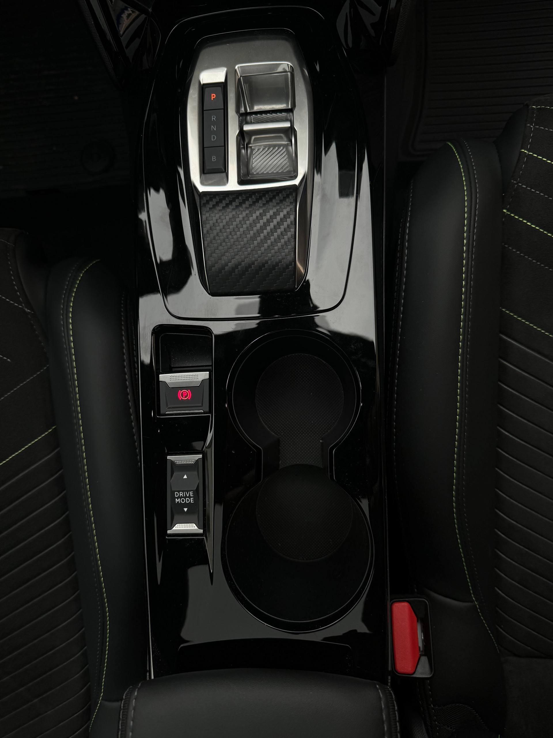PEUGEOT 208 Elektrik 115kW GT-image-6