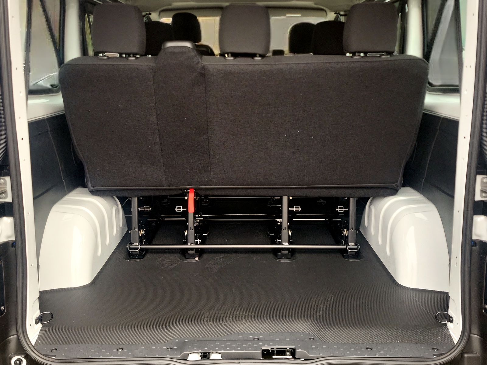 RENAULT Trafic Passenger Equilibre Blue dCi 110-image-8