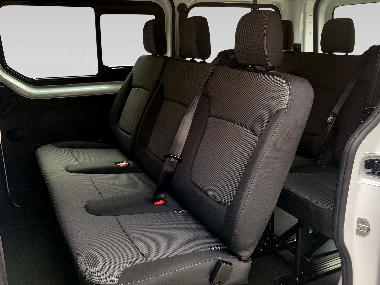 RENAULT Trafic Passenger Equilibre Blue dCi 110-image-5