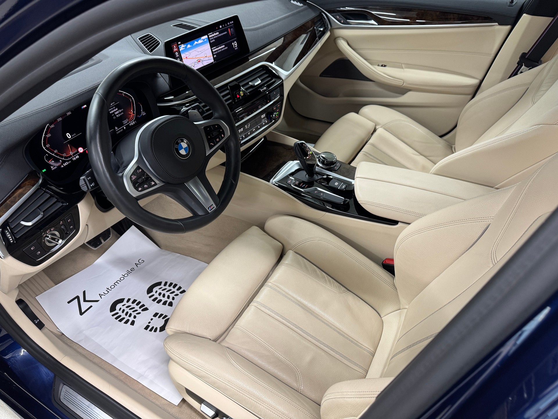 BMW 540d xDrive M-Sport 320PS Touring Steptronic | H&K Soundsystem | Leder | Komfortzugang | Head-Up-Display | RF-Kamara |-image-6
