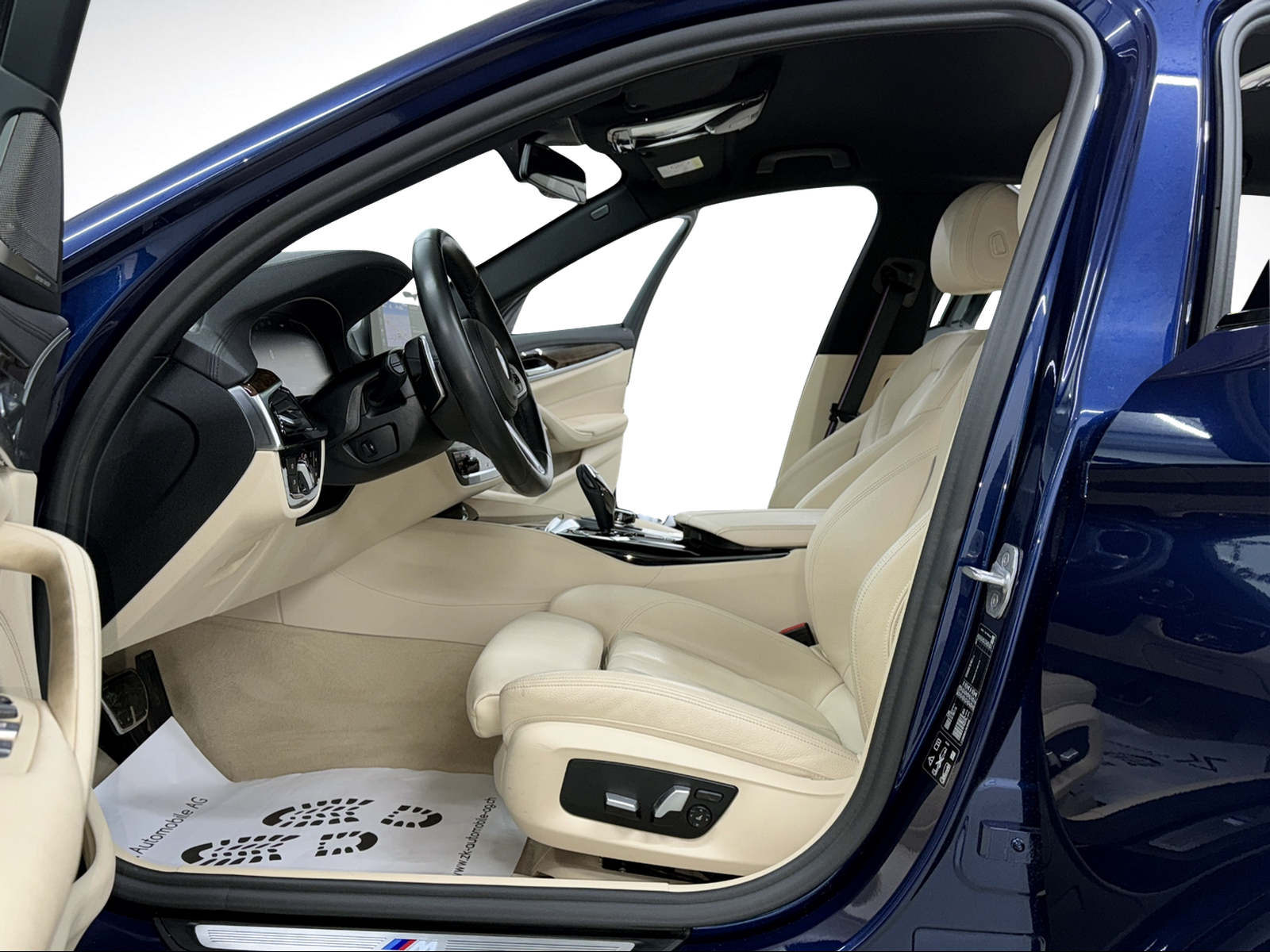 BMW 540d xDrive M-Sport 320PS Touring Steptronic | H&K Soundsystem | Leder | Komfortzugang | Head-Up-Display | RF-Kamara |-image-5