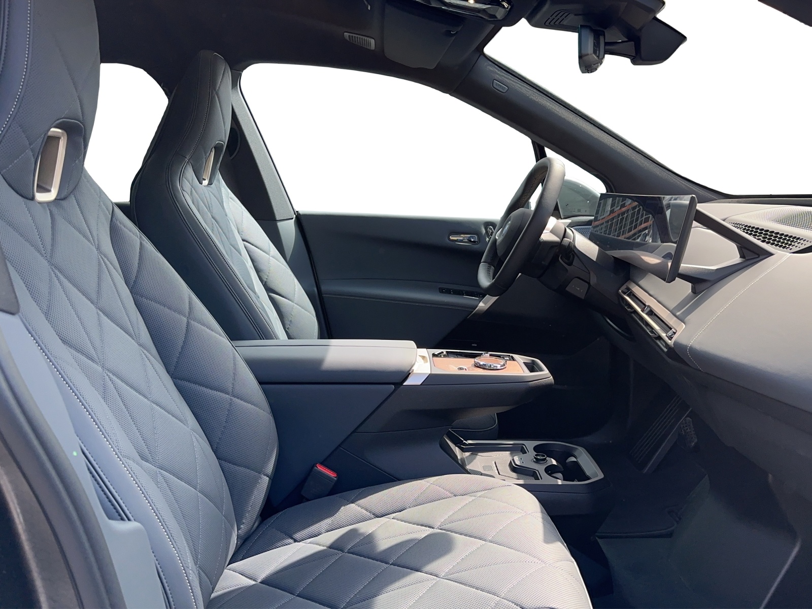 BMW iX M60-image-11