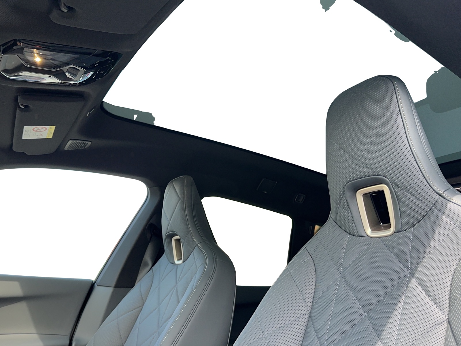 BMW iX M60-image-13