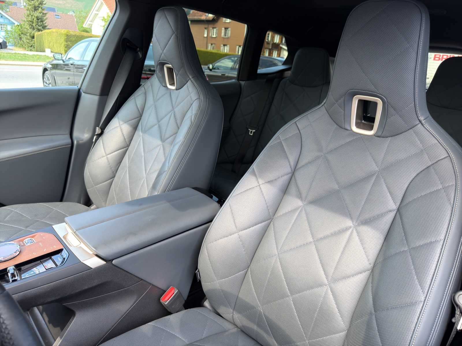 BMW iX M60-image-17