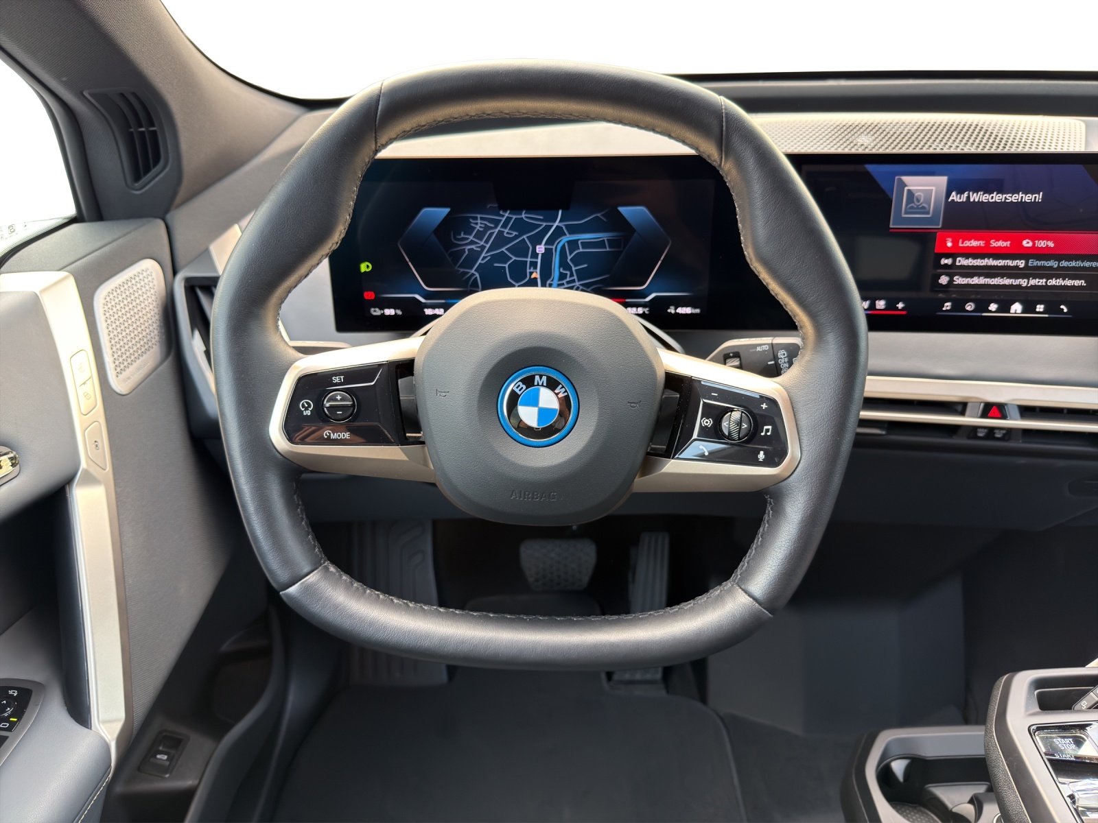 BMW iX M60-image-10