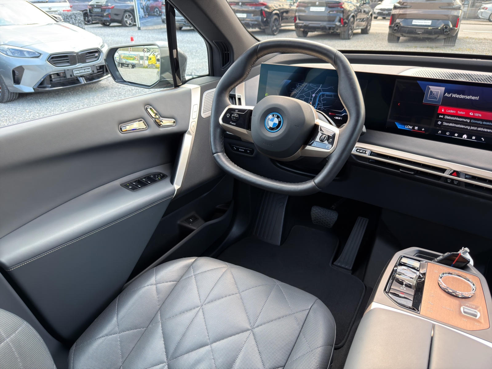 BMW iX M60-image-15