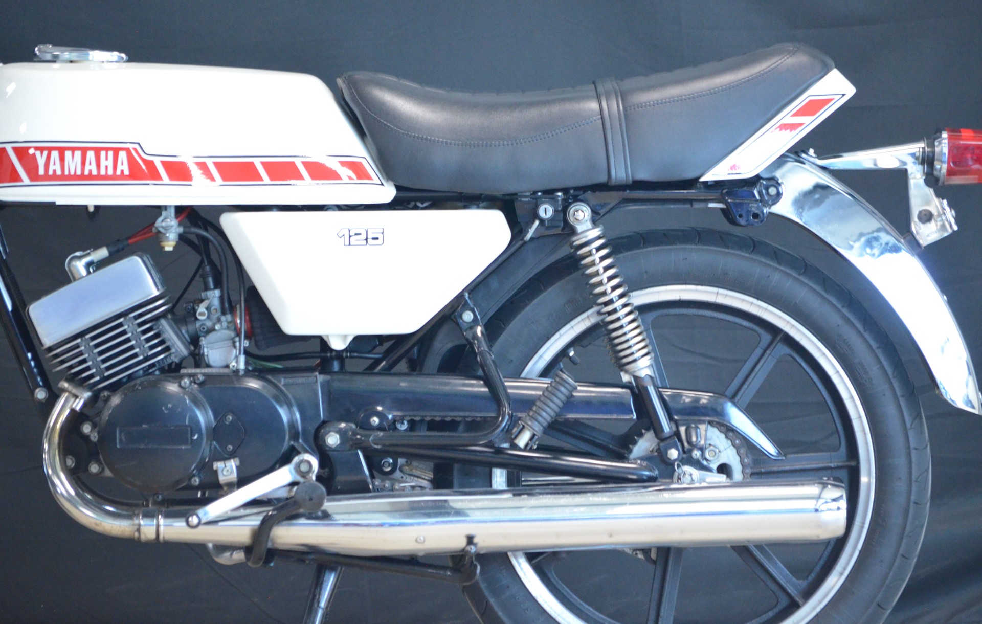 YAMAHA RD 125-image-6
