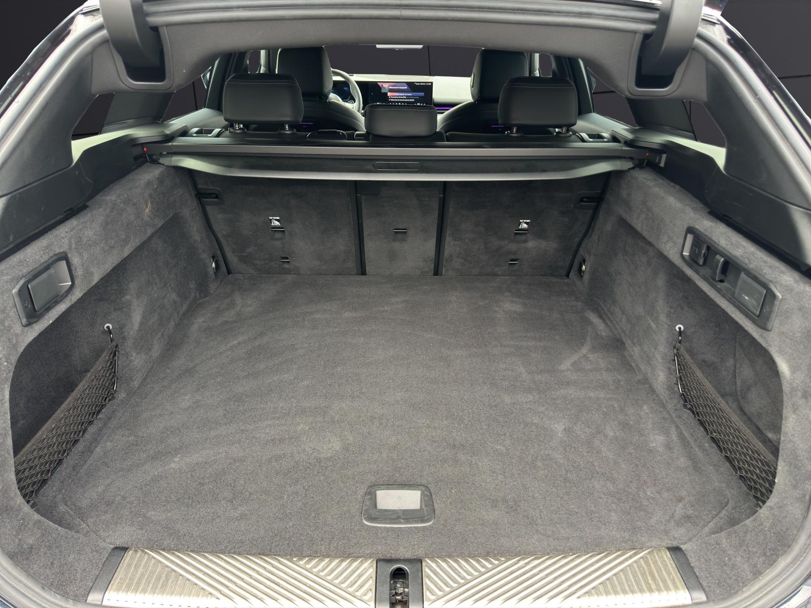 BMW 520d xDrive Touring M Sport/Attraktiven Leasingzinssatz ab 1.9 % bei Abschluss eine BMW Fahrzeugversicherung-image-20