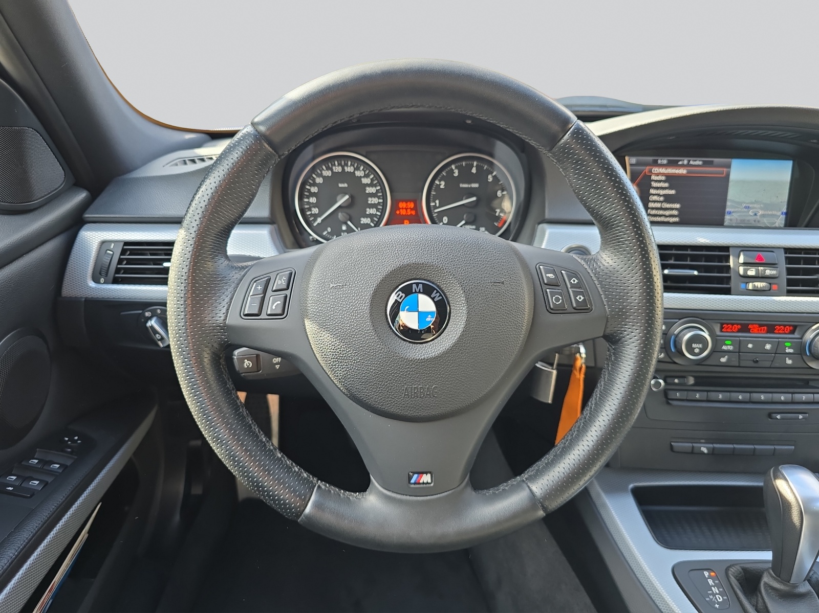 BMW 325i Touring Steptronic-image-10