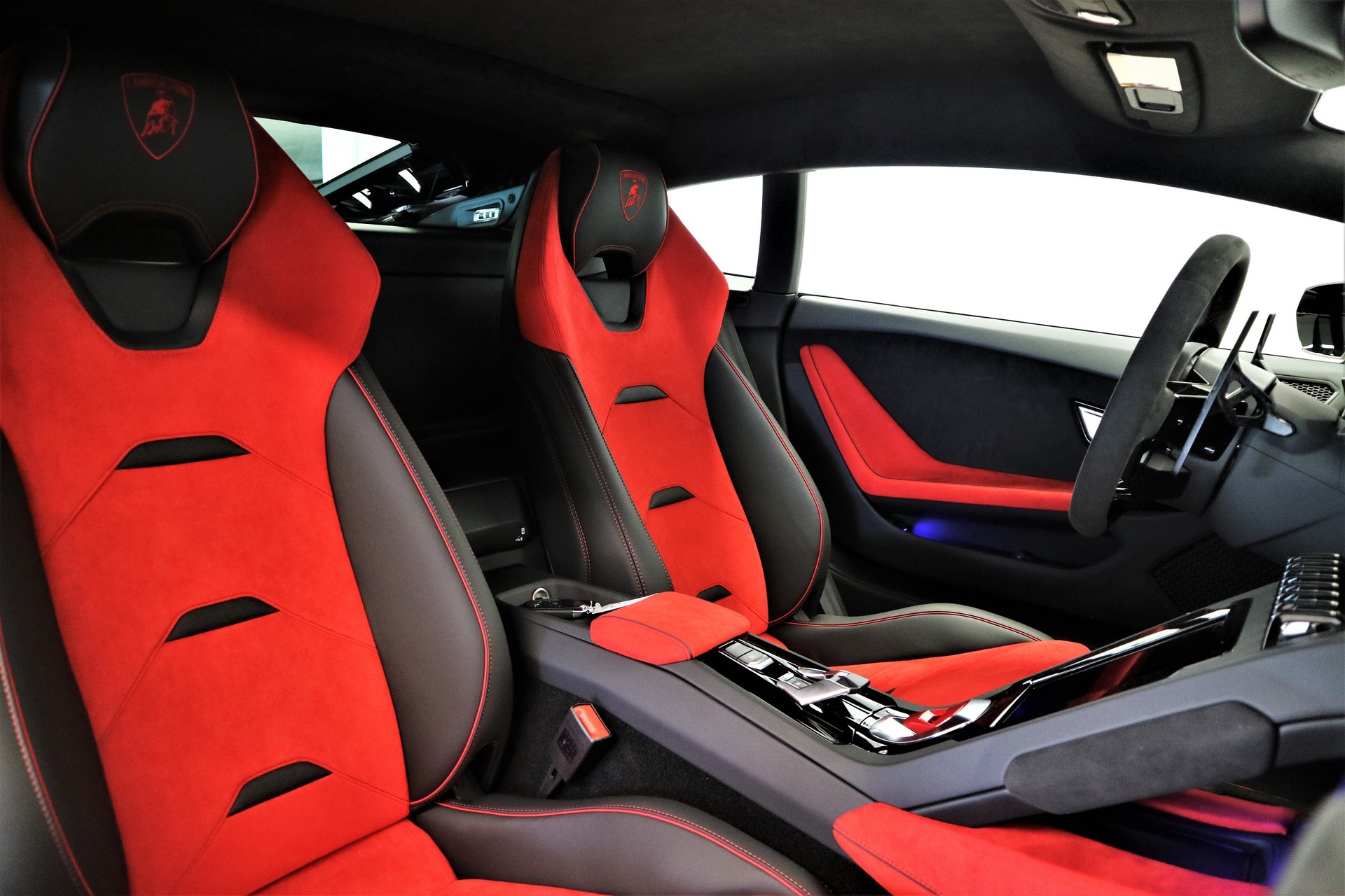 LAMBORGHINI Huracan EVO Coupé DCT-image-6