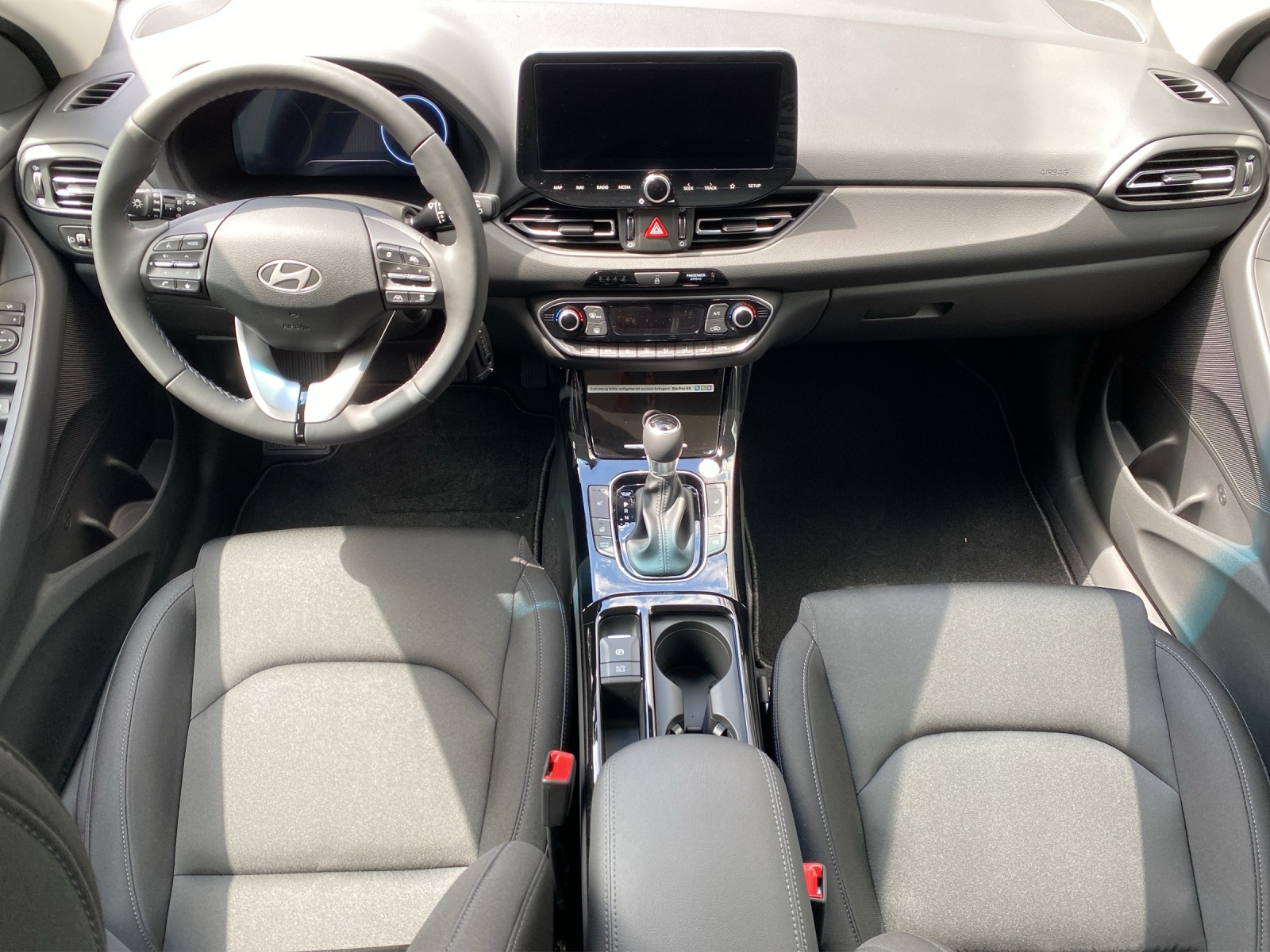HYUNDAI i30 Wagon 1.5 T-GDi Amplia-image-11