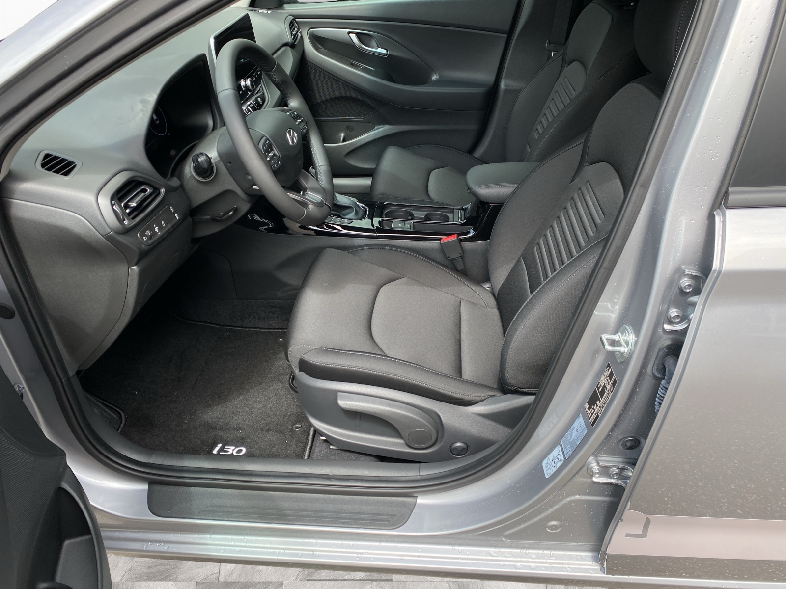 HYUNDAI i30 Wagon 1.5 T-GDi Amplia-image-9