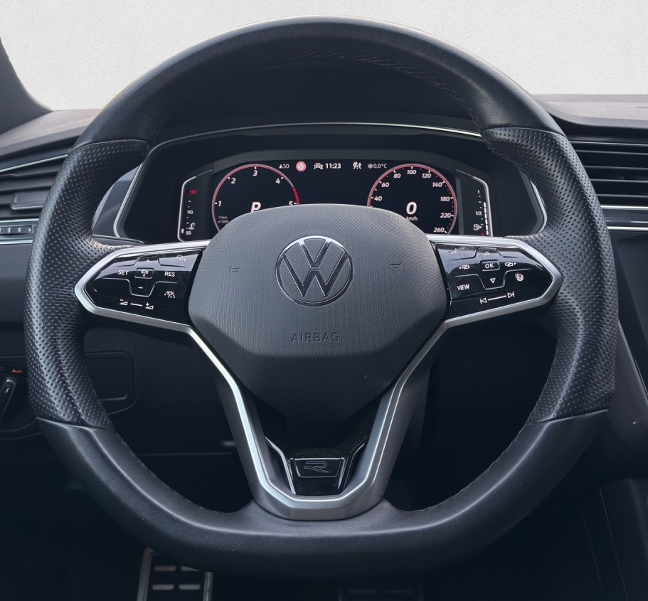 VW Tiguan 2.0 TDI SCR R-Line 4Motion DSG-image-8