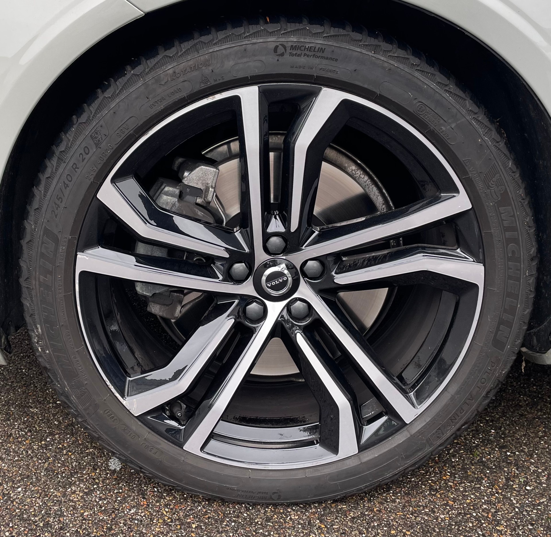 VOLVO V90 T8 AWD R-Design-image-10