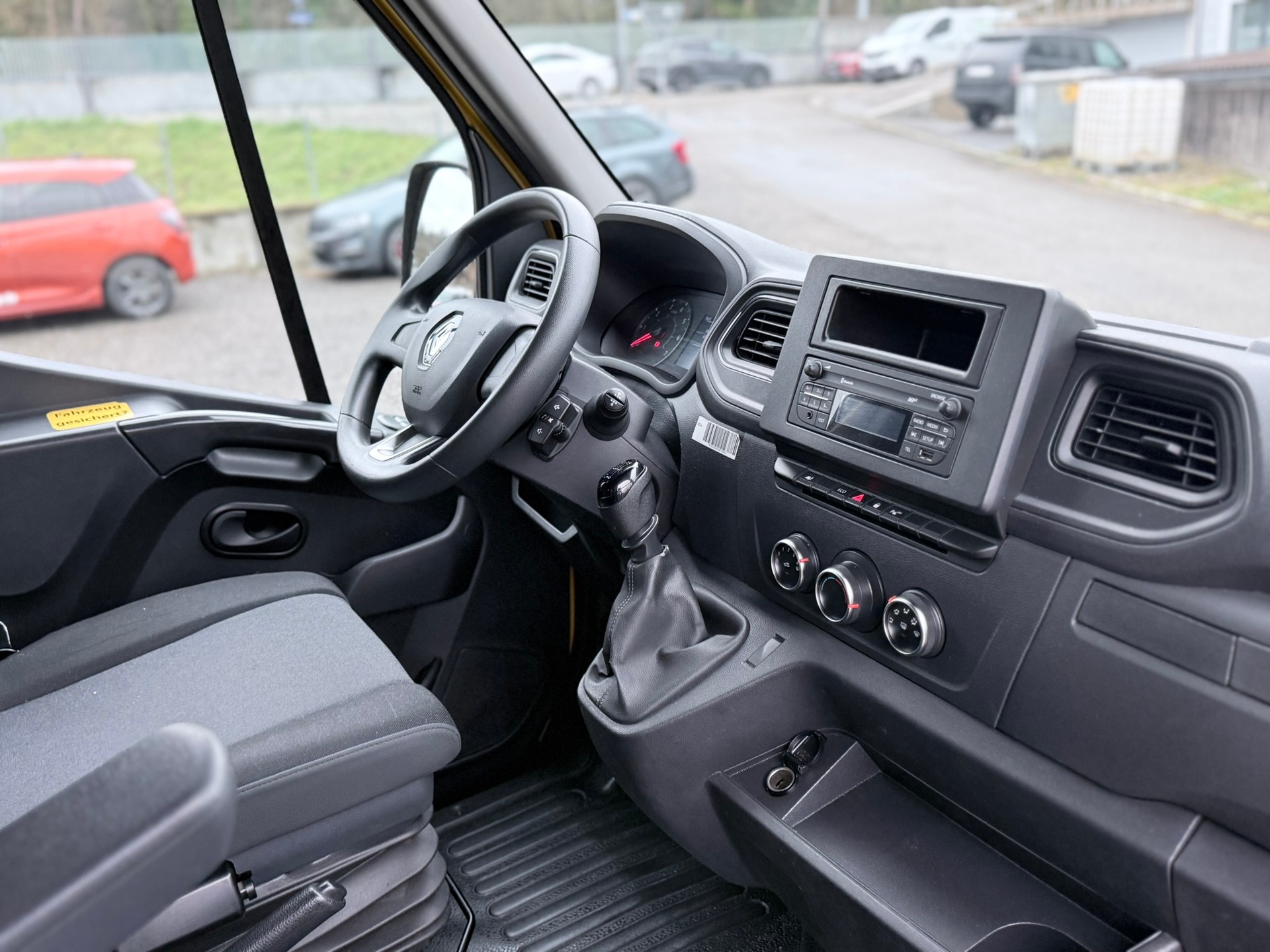 RENAULT Master T35 2.3dCi 135 L3H3-image-11