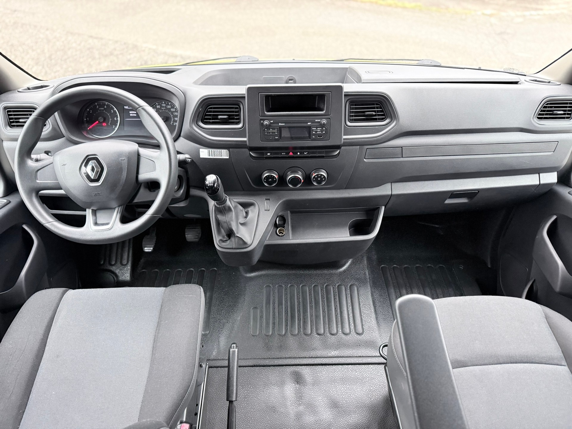 RENAULT Master T35 2.3dCi 135 L3H3-image-9