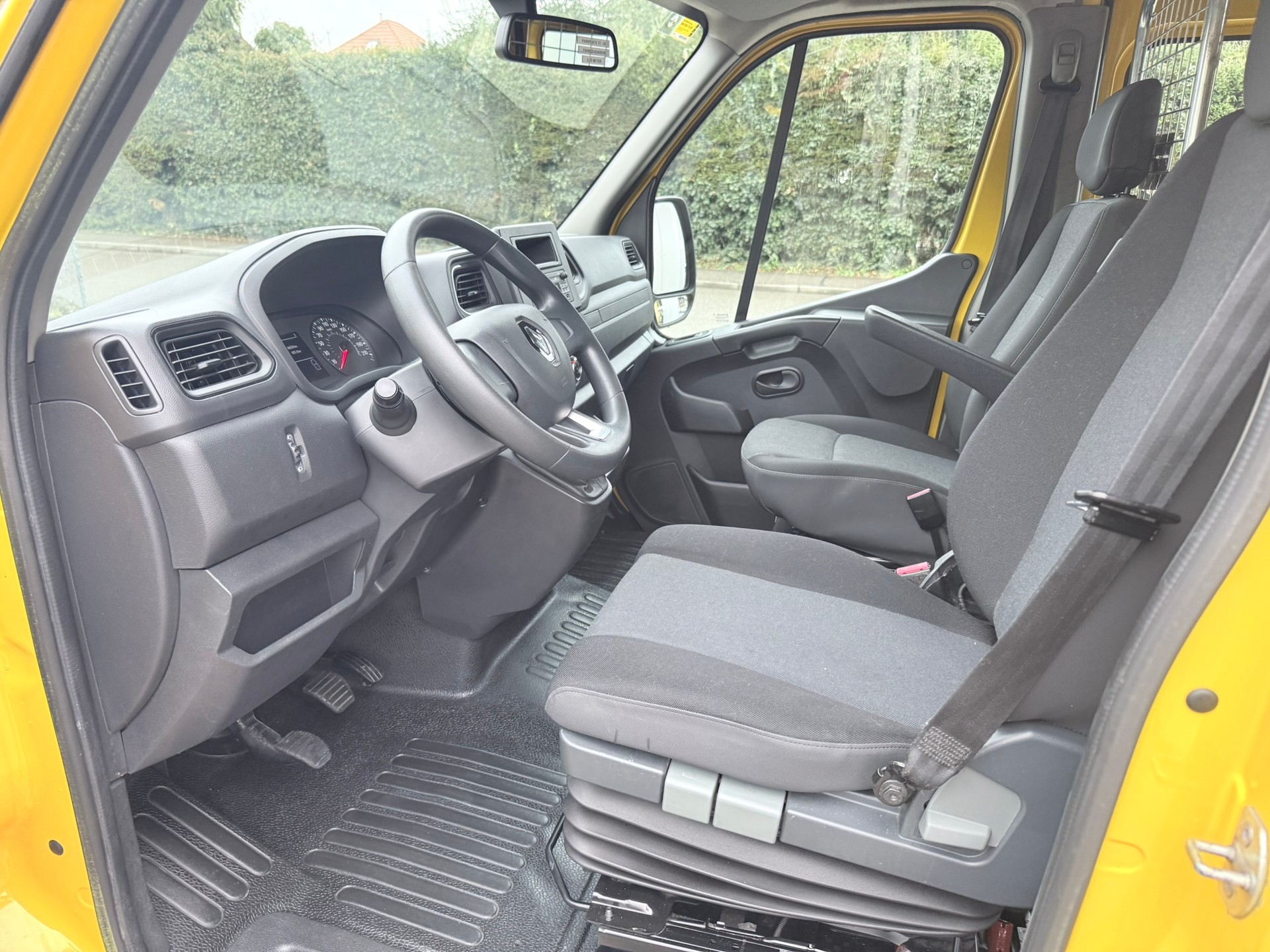 RENAULT Master T35 2.3dCi 135 L3H3-image-7