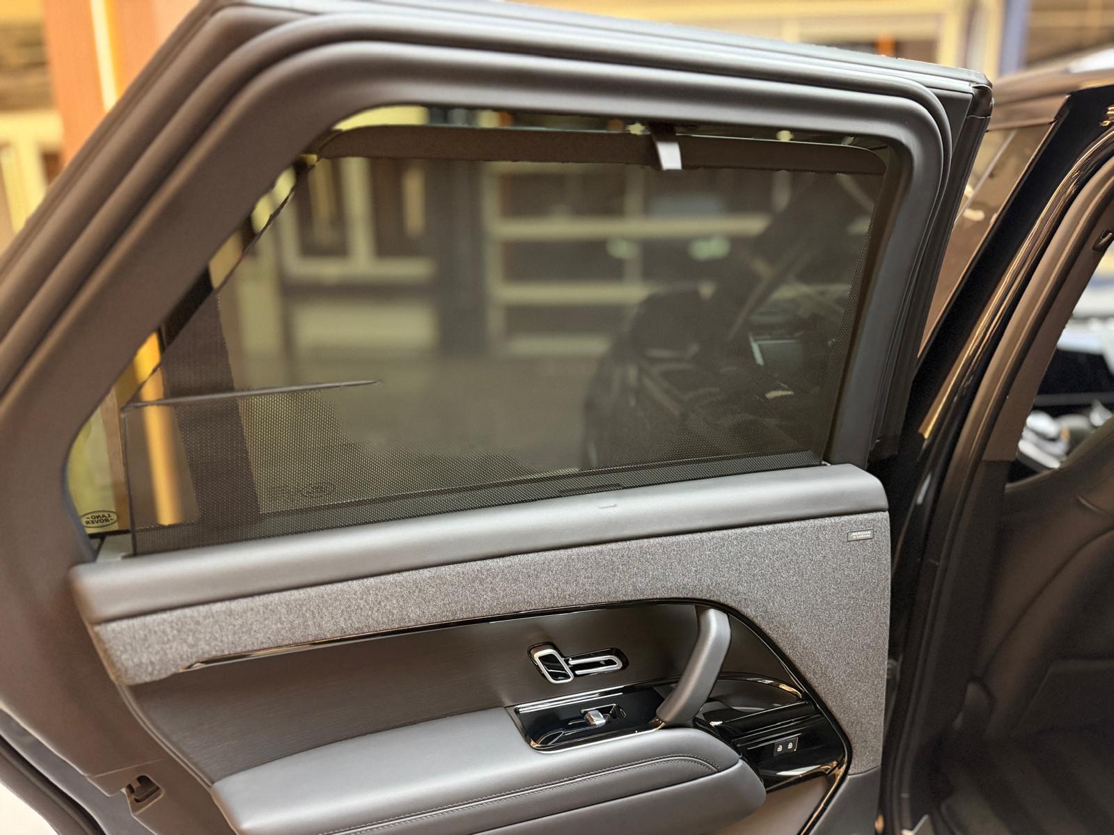 LAND ROVER Range Rover Sport 3.0 TD6 350 First Edition-image-21