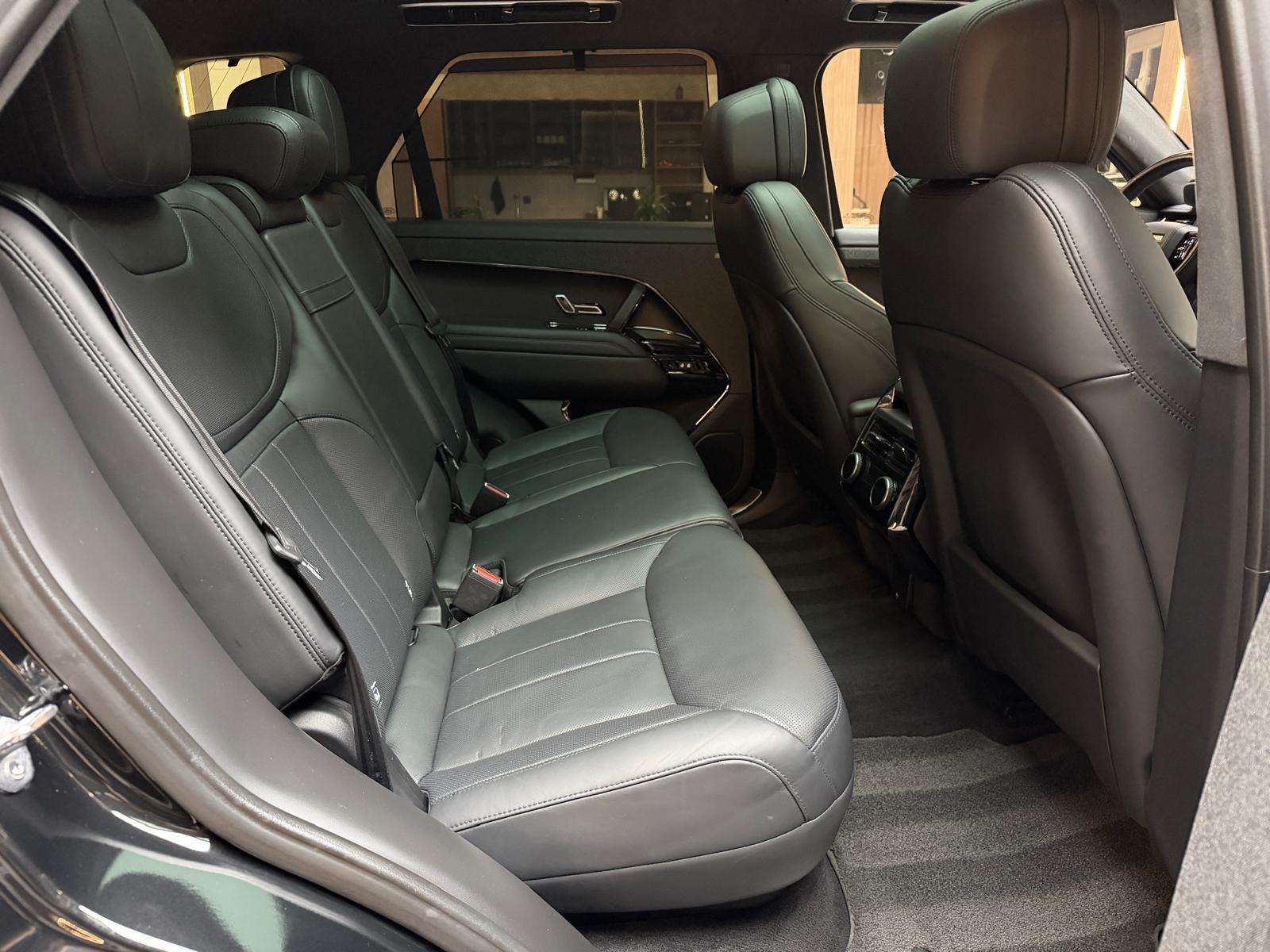 LAND ROVER Range Rover Sport 3.0 TD6 350 First Edition-image-17