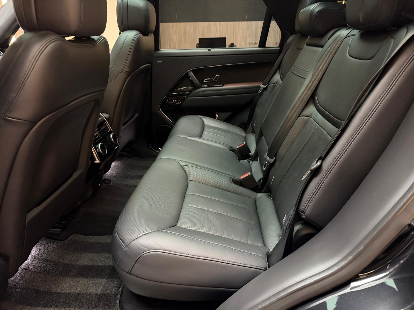 LAND ROVER Range Rover Sport 3.0 TD6 350 First Edition-image-18