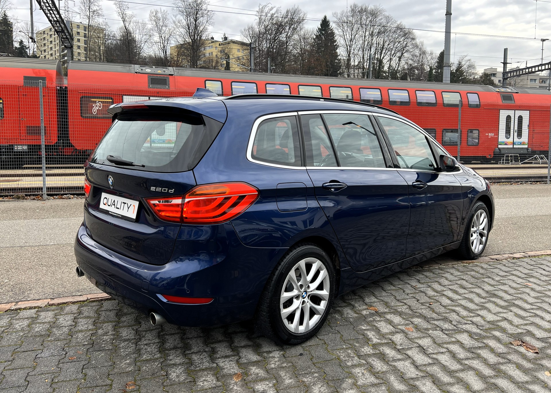 BMW 220d xDrive Gran Tourer 7-Plätzer-image-4