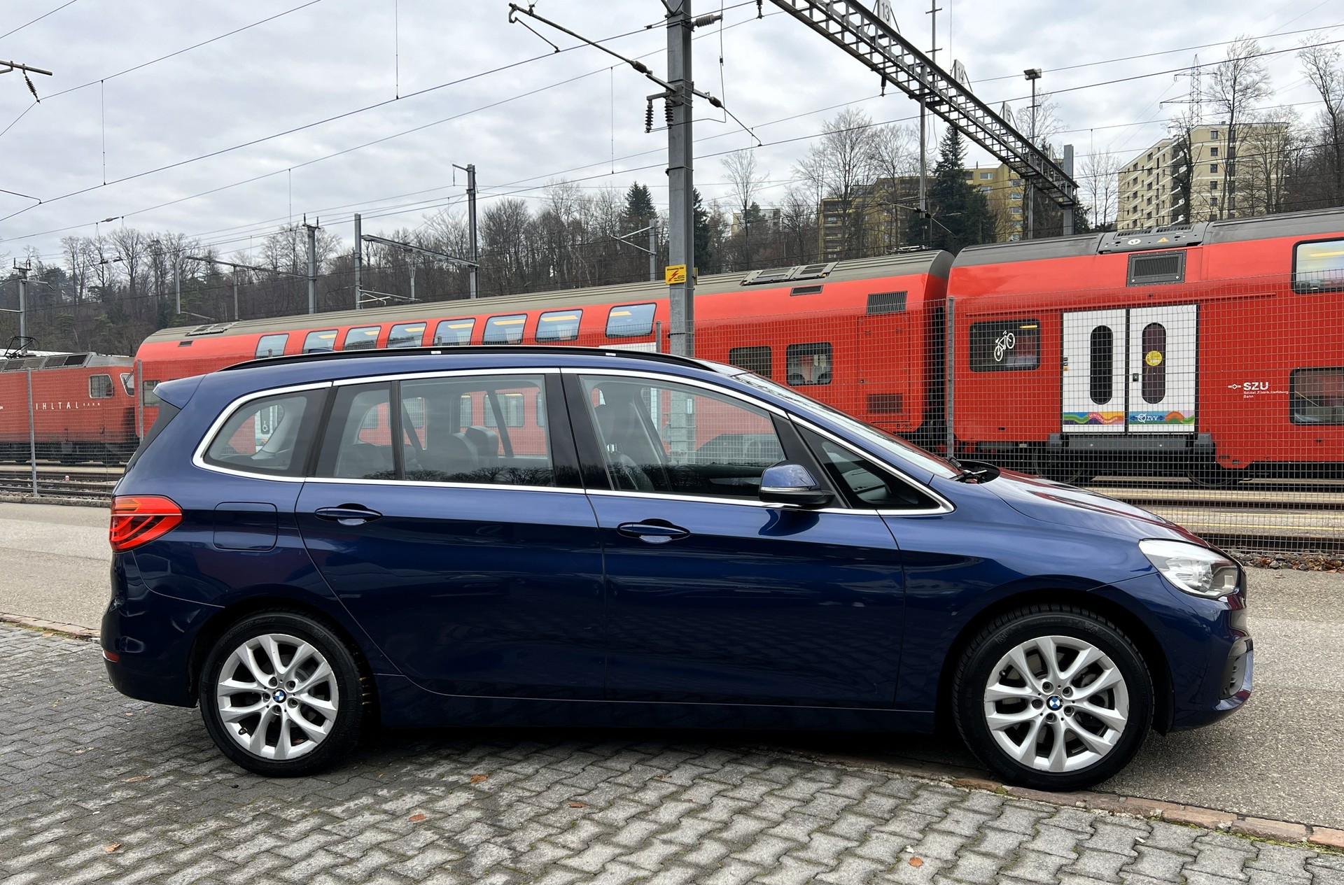 BMW 220d xDrive Gran Tourer 7-Plätzer-image-5